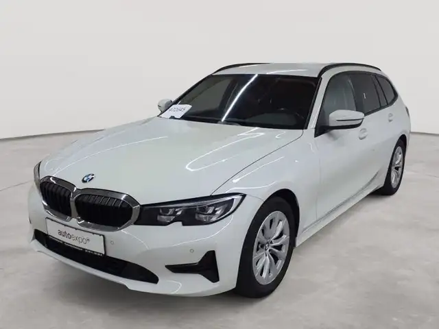 BMW 3 Series view 2