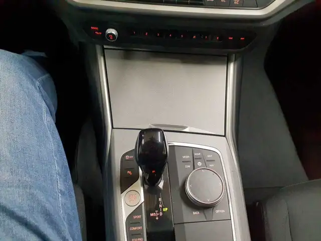 BMW 3 Series view 10
