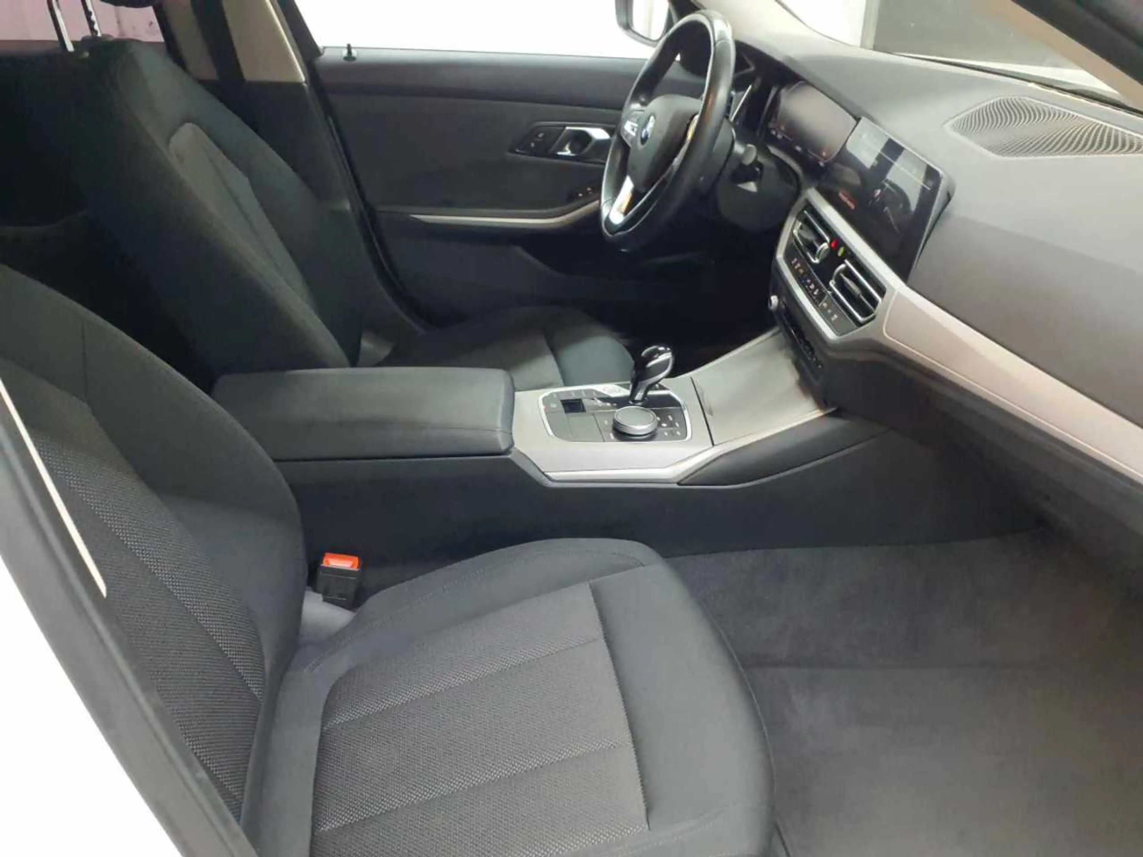 BMW 316 316d Touring Aut. Navi AHK LED — photo 8
