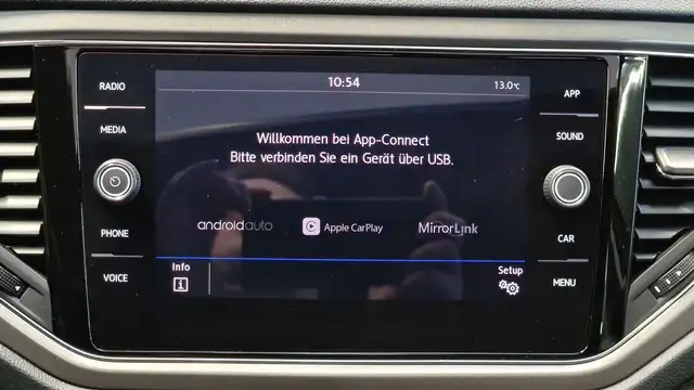 Volkswagen T-Roc view 15