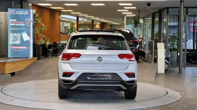 Volkswagen T-Roc view 8