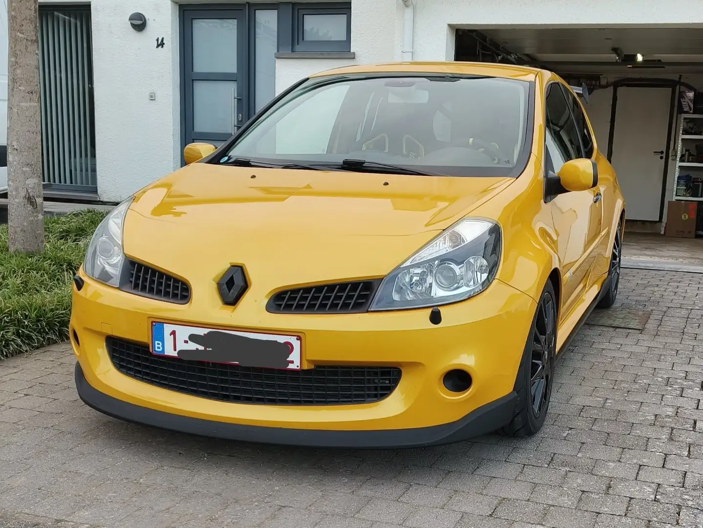 Renault Clio RS  197 R27 Yellow - 1