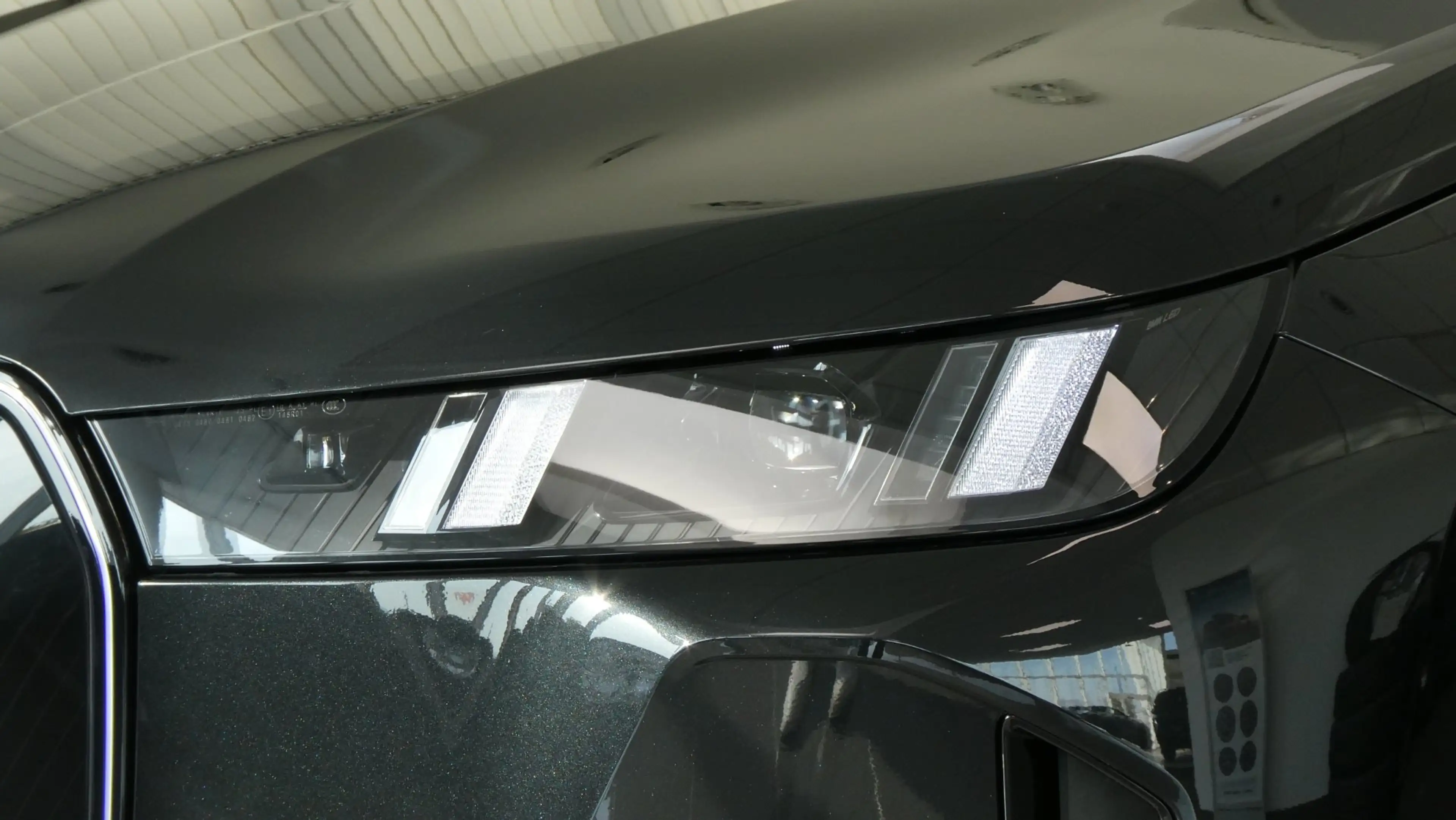BMW iX xDrive45 101kWh — photo 3