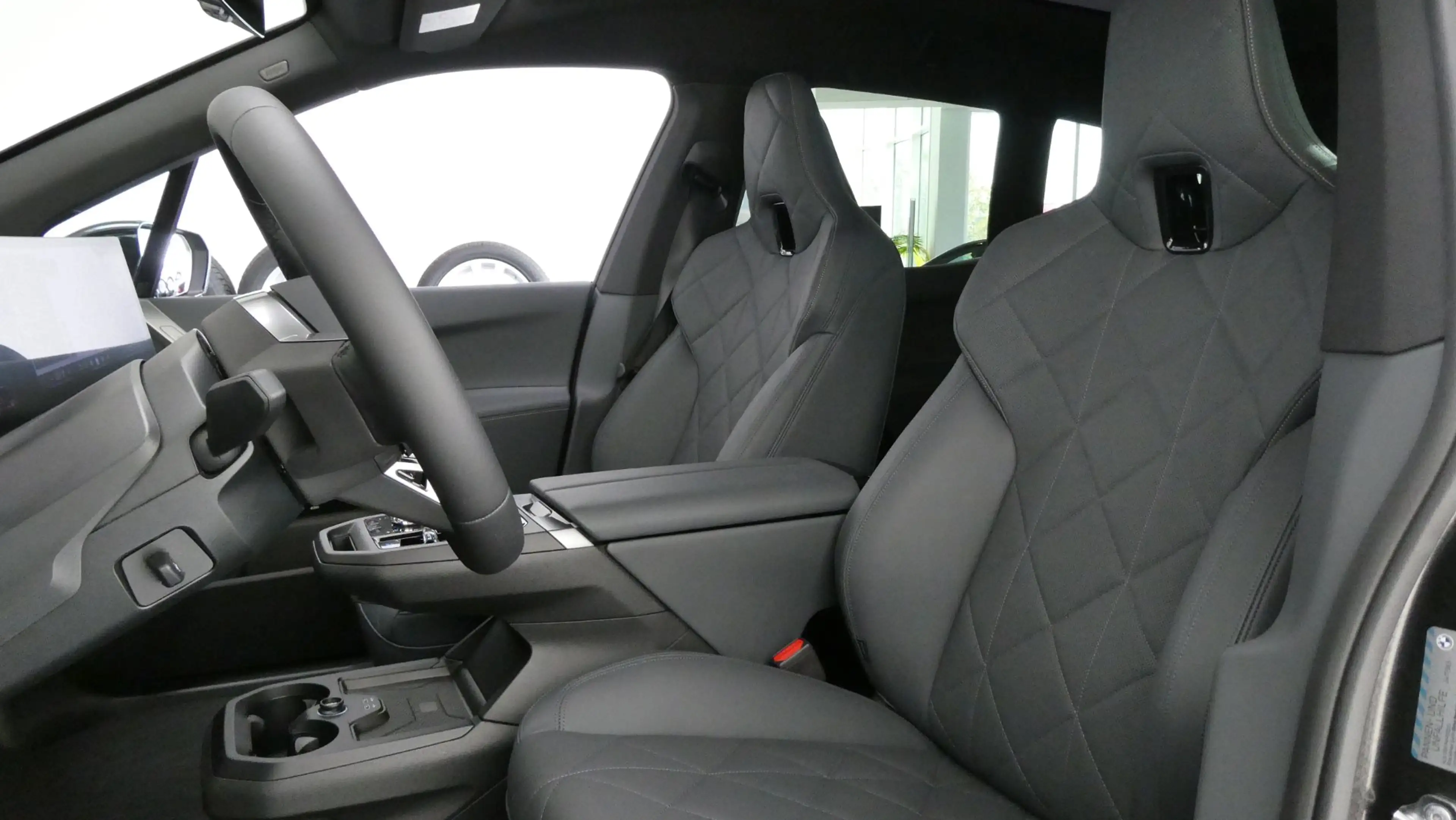 BMW iX xDrive45 101kWh — photo 15