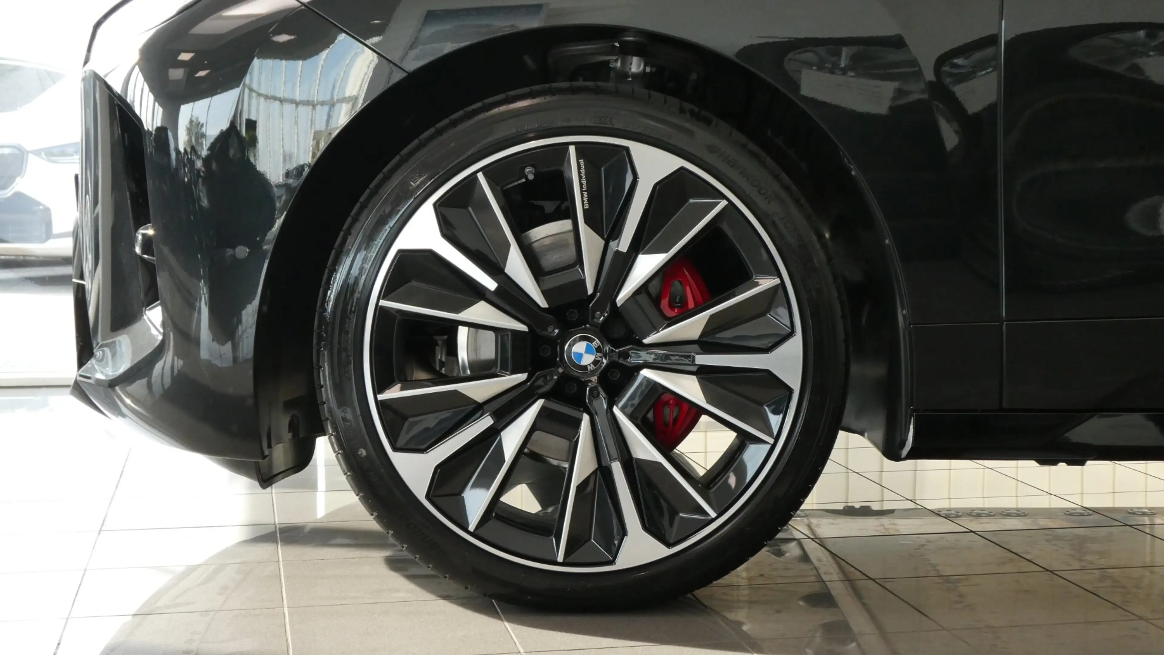 BMW iX xDrive45 101kWh — photo 4