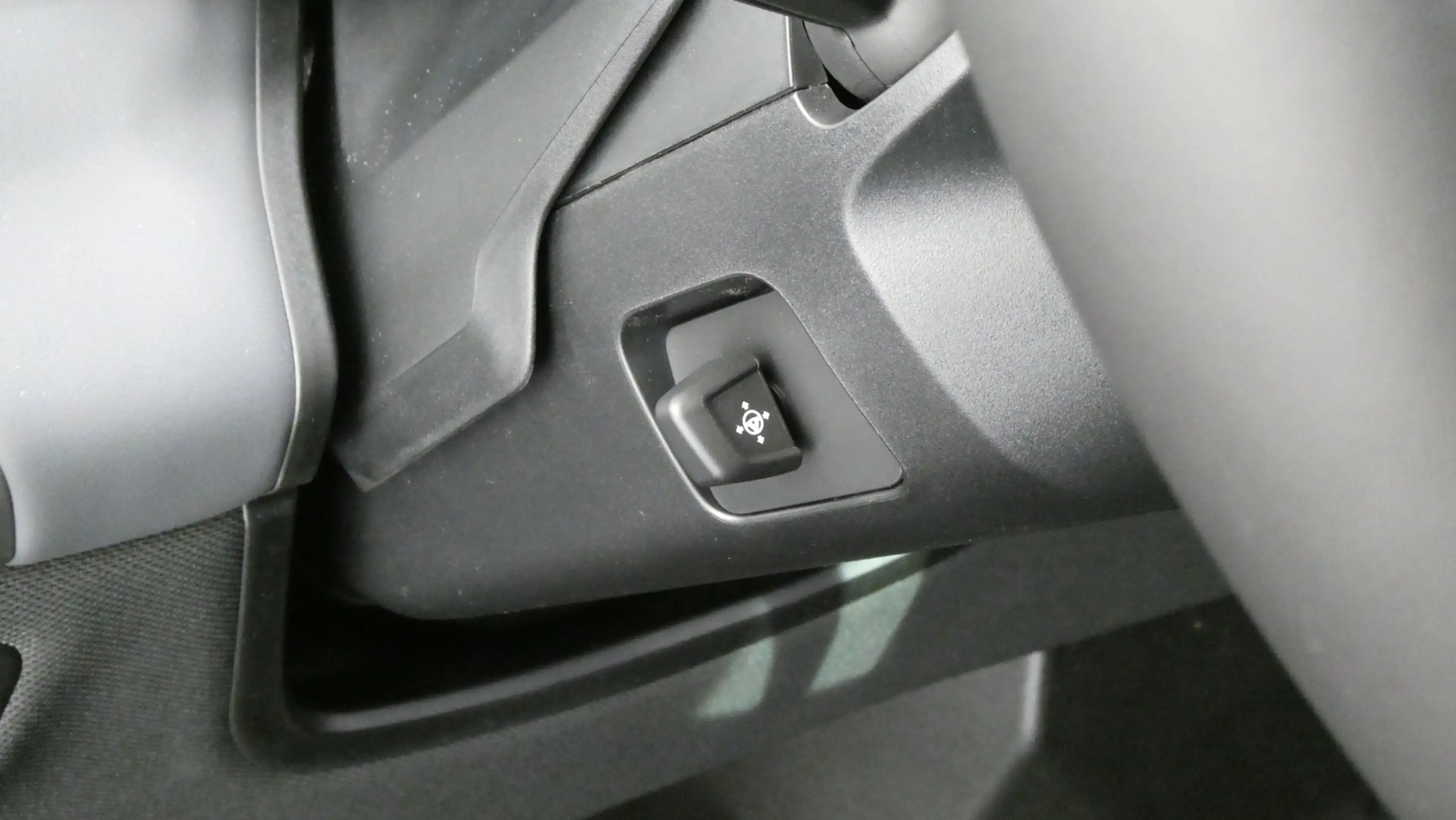 BMW iX xDrive45 101kWh — photo 13