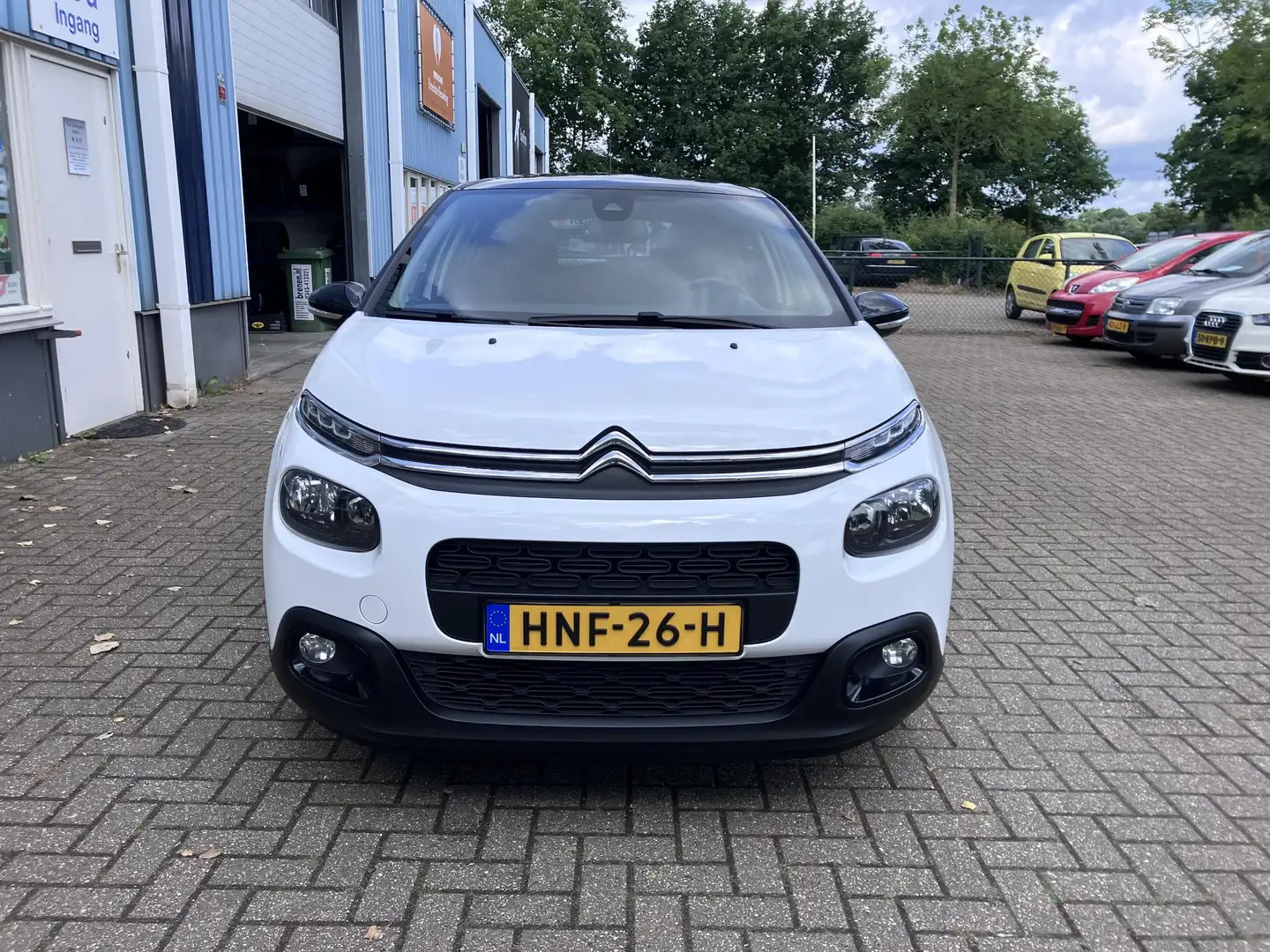 Citroen C3 1.2 PureTech S&S Shine Pano Navi-carplay Pdc Wit - 2