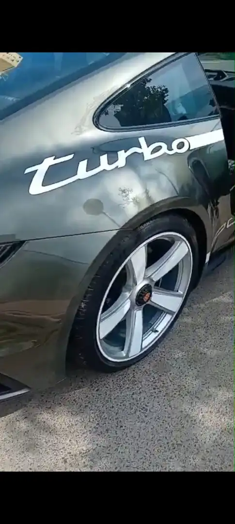 Porsche 992 Turbo 50 Years Verde - 1