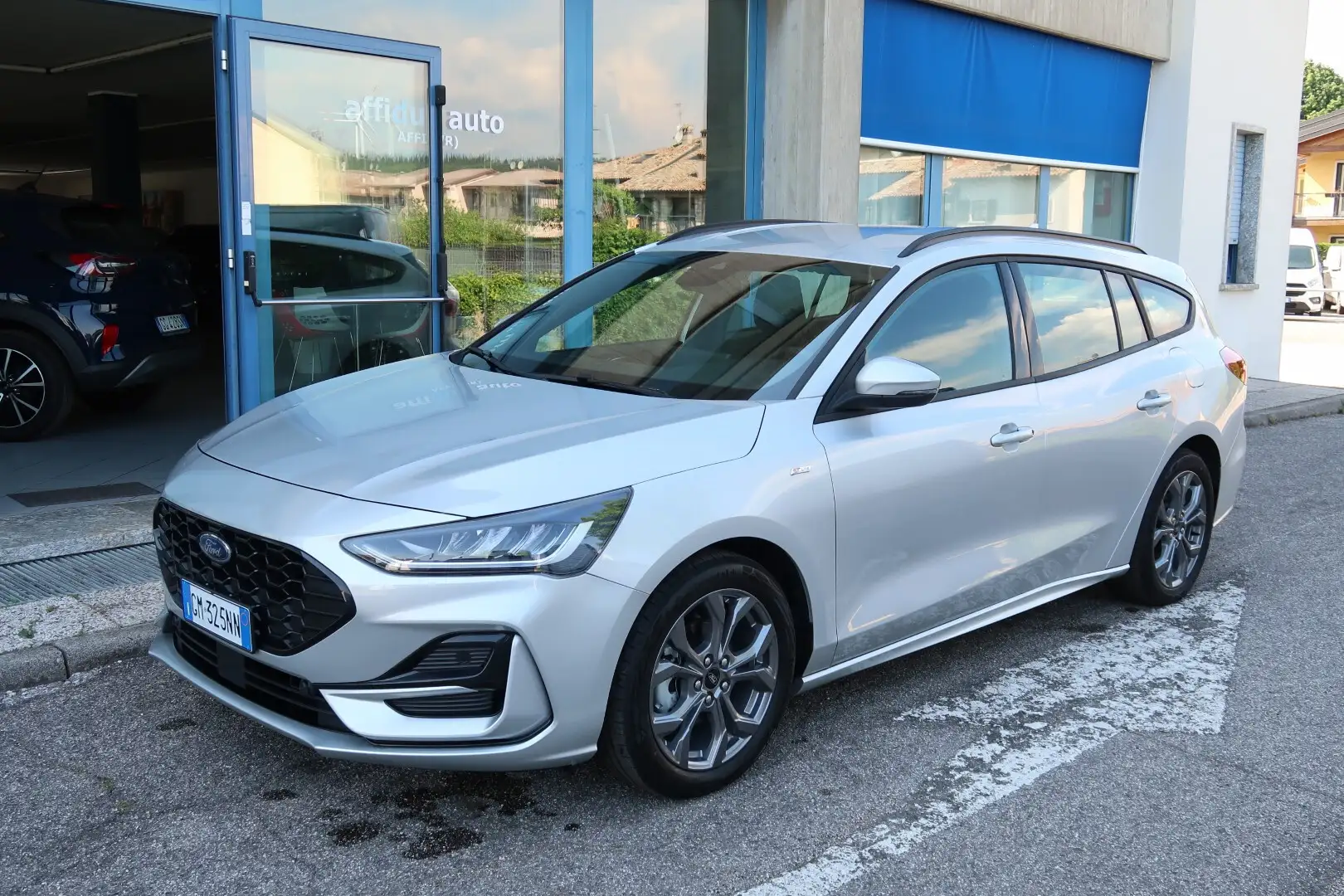 Ford Focus 1.0 ECB Hybrid 125 CV Powershift SW ST-Line KM 0 Argento - 1