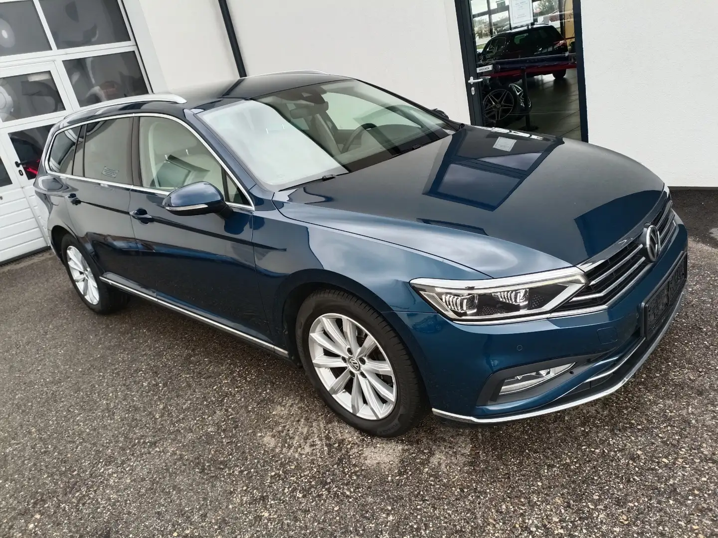 Volkswagen Passat Variant Elegance2,0SCR TDI DSG,Leder,Navi,Radar,APP,Sitzh. Blau - 1