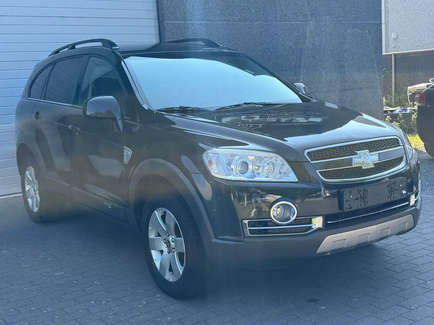 Chevrolet Captiva Captiva 2.0 4WD 7 Sitzer LS SPORT-LINE Zwart - 2