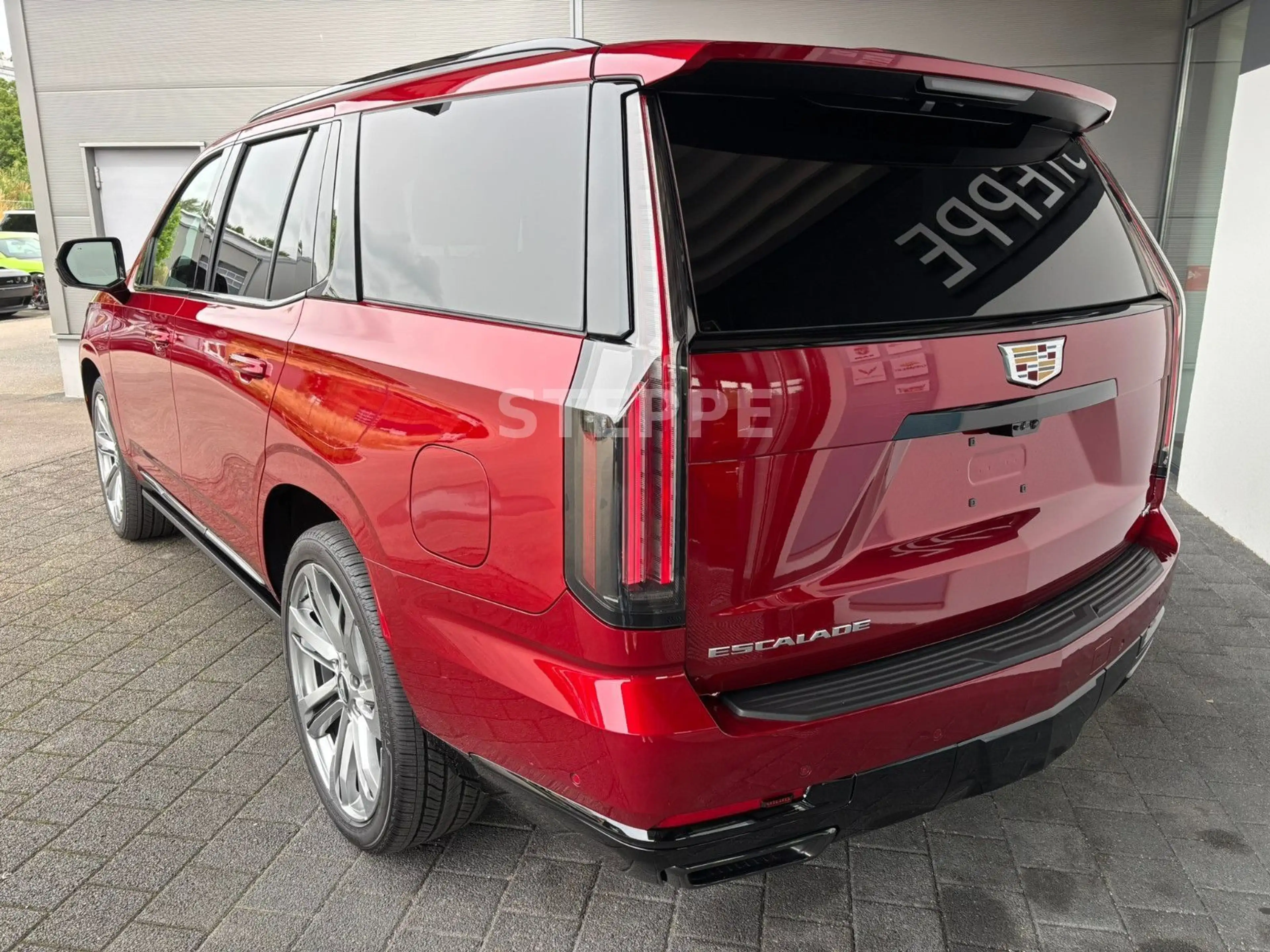 Cadillac Escalade MY26 6.2 V8 SportPlatinum Executive 24" — photo 4