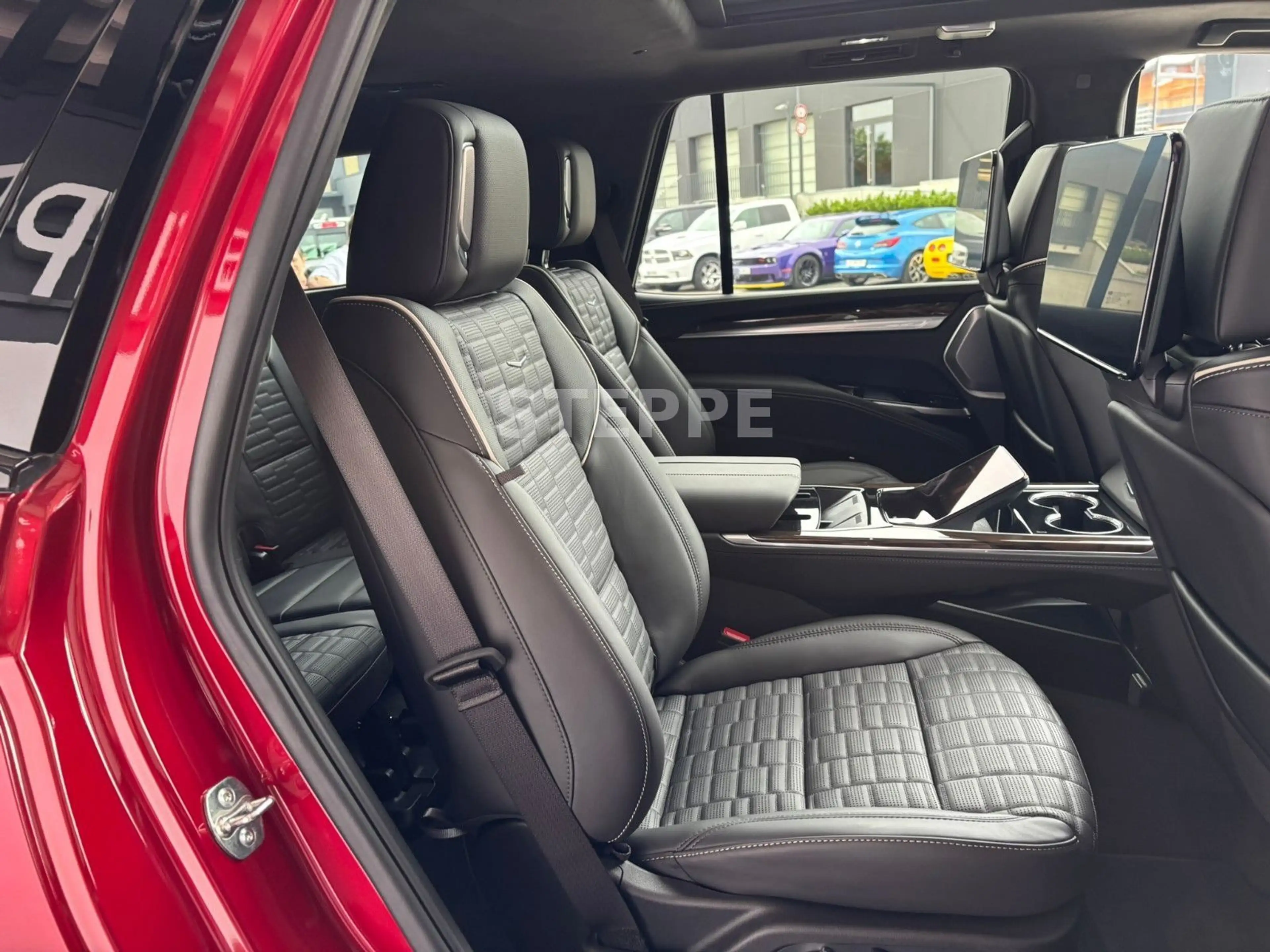 Cadillac Escalade MY26 6.2 V8 SportPlatinum Executive 24" — photo 13