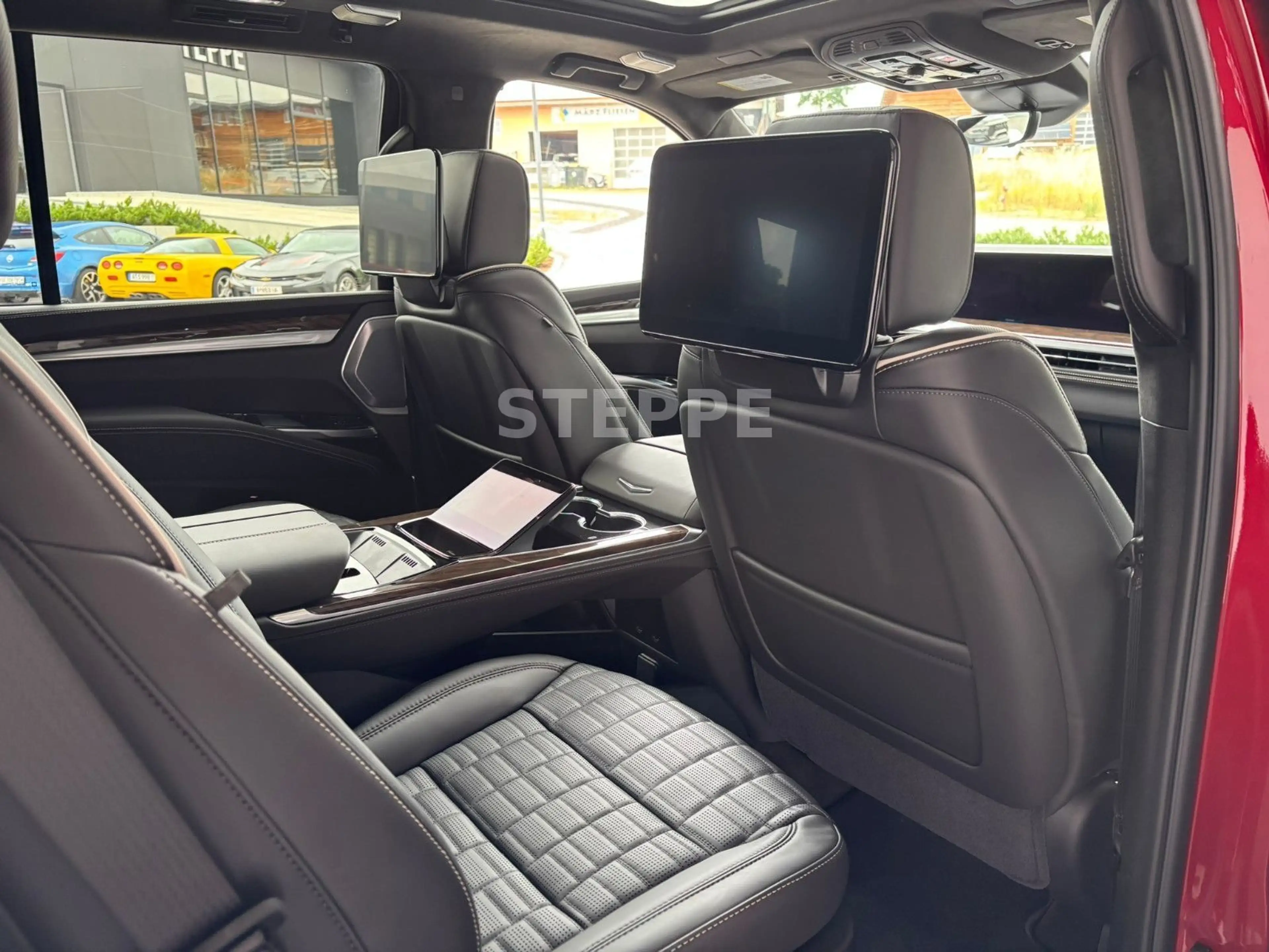 Cadillac Escalade MY26 6.2 V8 SportPlatinum Executive 24" — photo 12