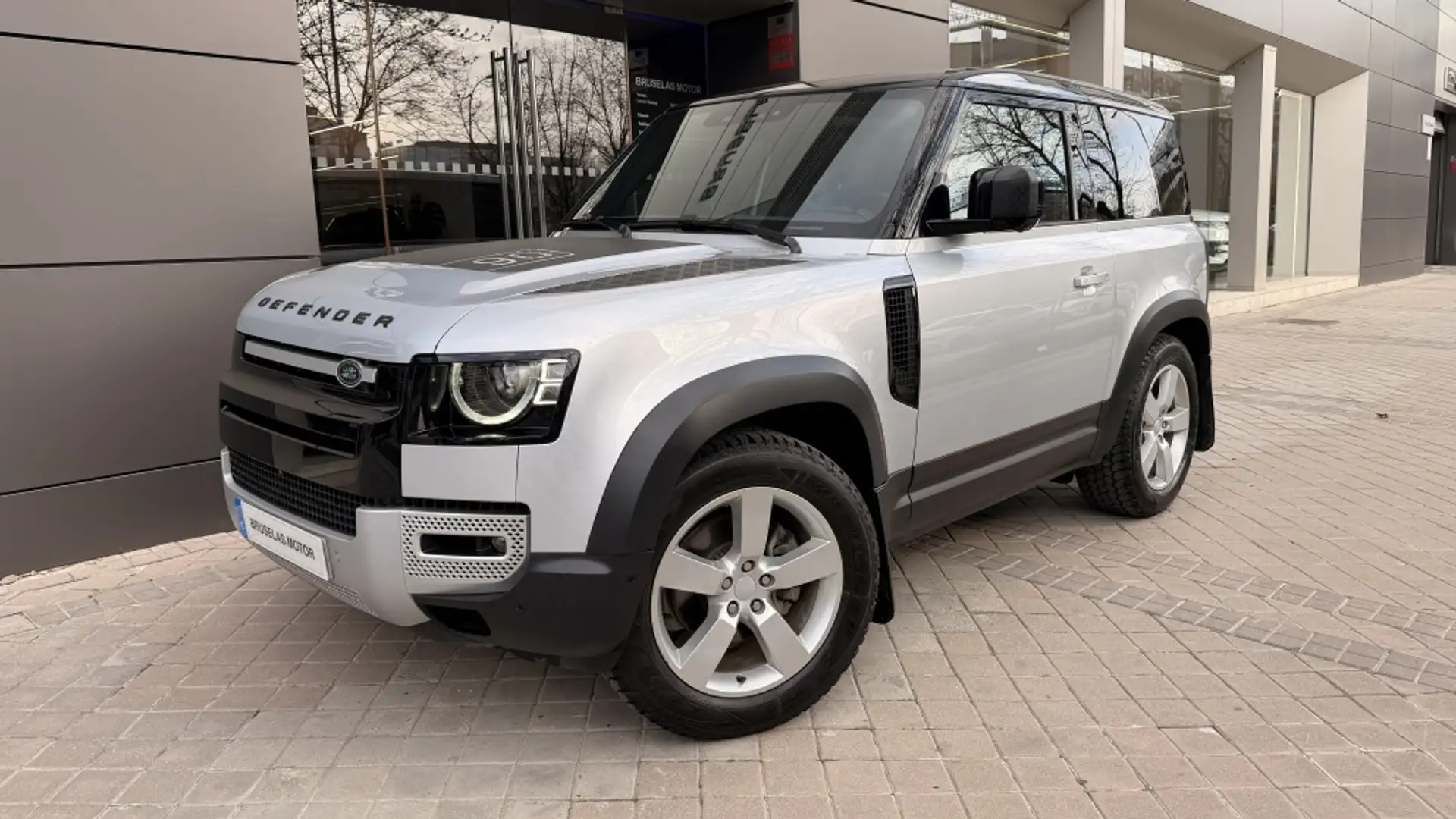 Land Rover Defender 90 3.0D l6 MHEV HSE AWD Aut. 250 Plateado - 1