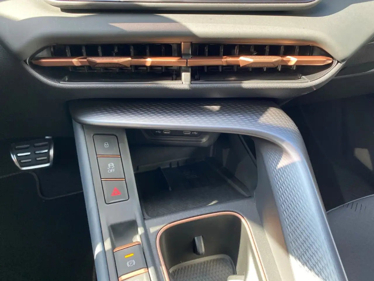 Cupra Terramar 1.5 eTSI DSG AHK+LED+HUD+NAVI+KLIMA+ACC, миниатюра 18