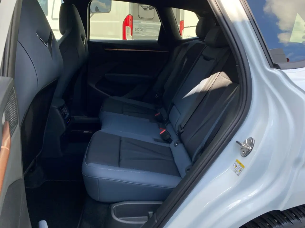 Cupra Terramar 1.5 eTSI DSG AHK+LED+HUD+NAVI+KLIMA+ACC, миниатюра 11