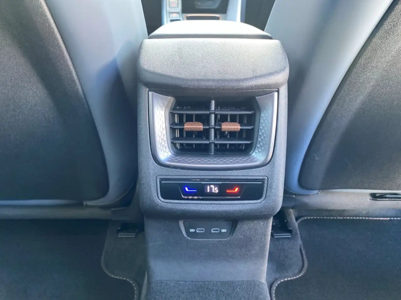 Cupra Terramar 1.5 eTSI DSG AHK+LED+HUD+NAVI+KLIMA+ACC, миниатюра 28