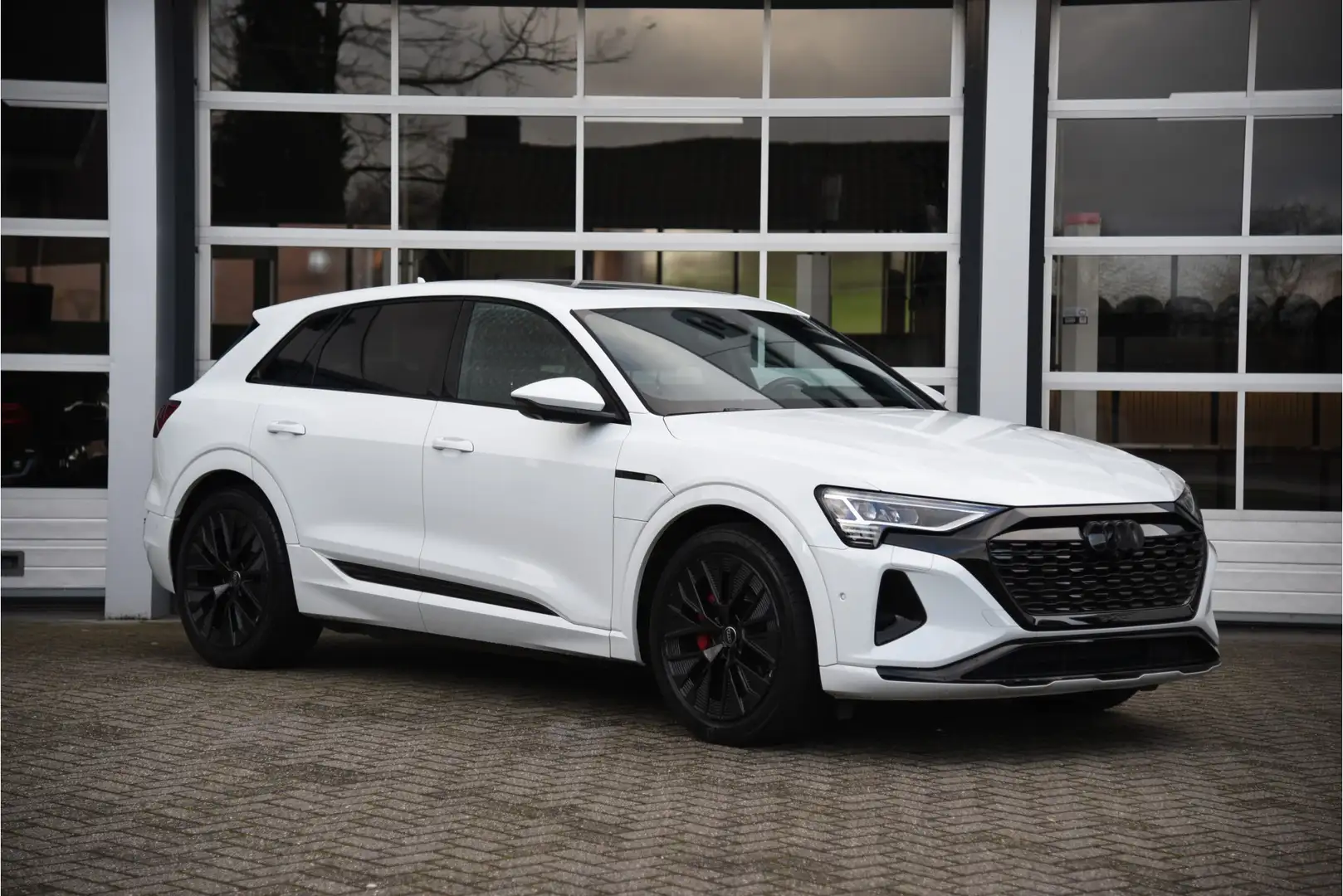 Audi Q8 e-tron 50 quattro S Edition 95 kWh Wit - 1
