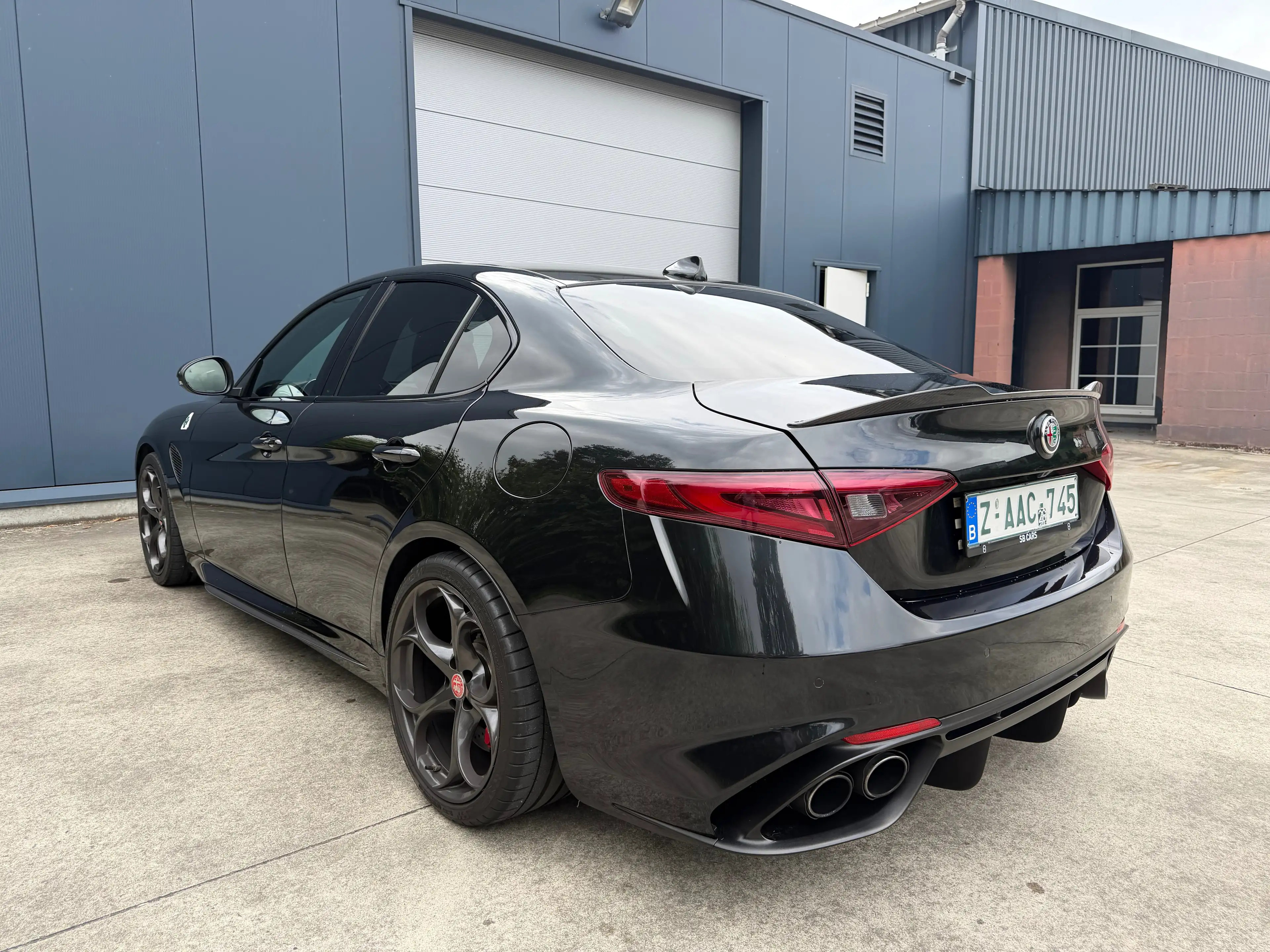 Alfa Romeo Giulia Giulia 2.9 T V6 Quadrifoglio — photo 7