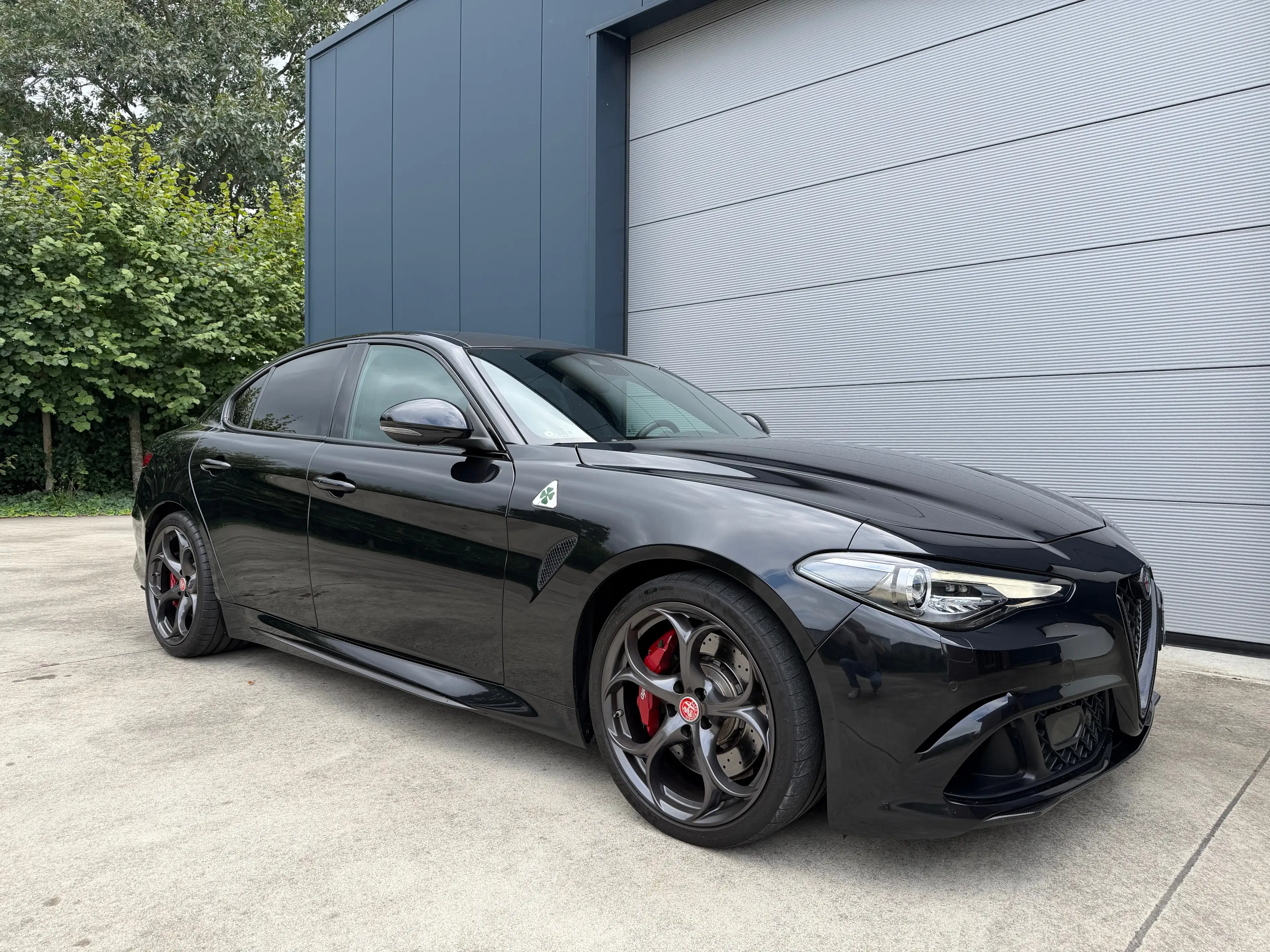 Alfa Romeo Giulia Giulia 2.9 T V6 Quadrifoglio — photo 4