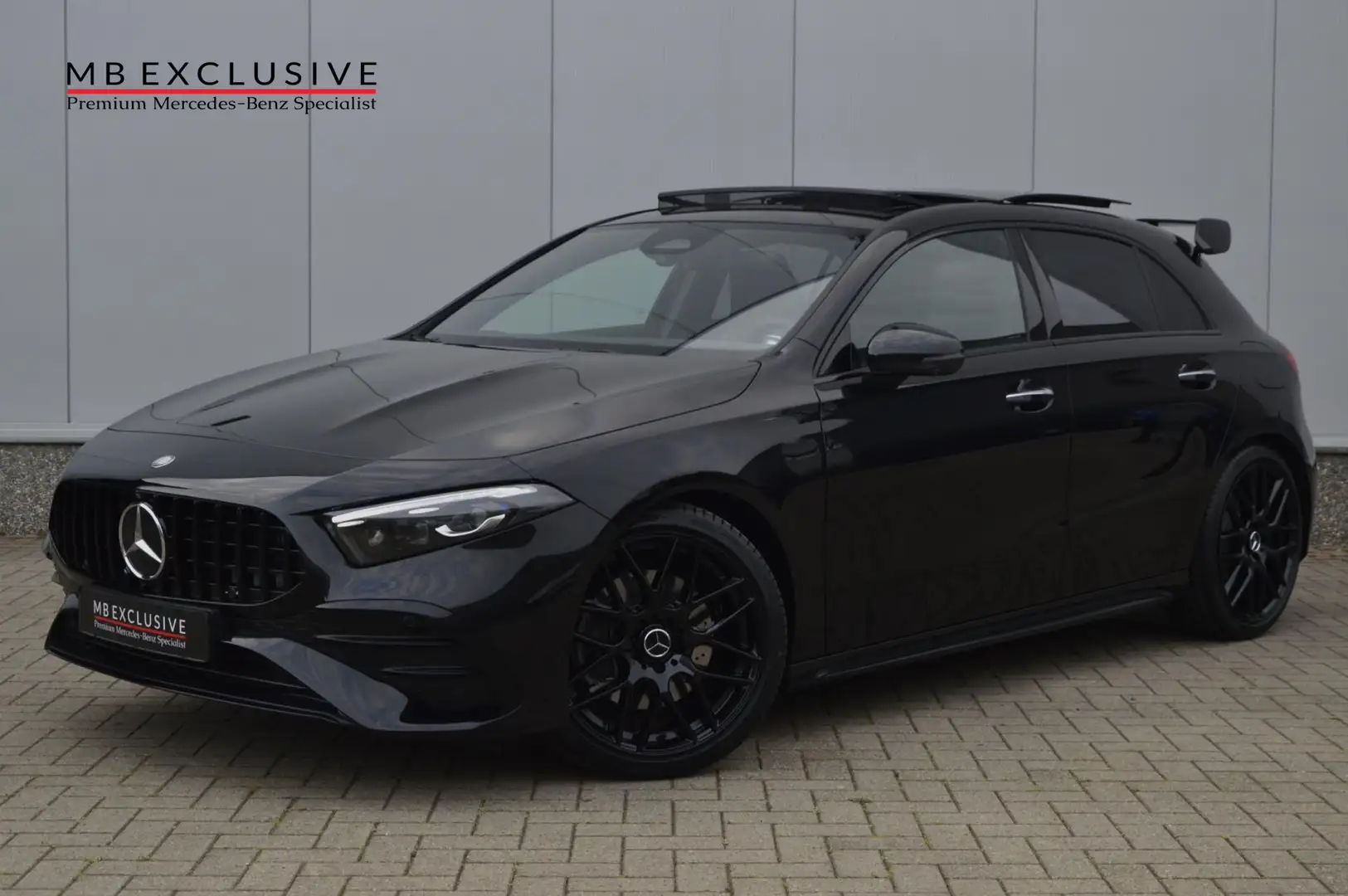 Mercedes-Benz A 250 250e AMG 45s Night Edition1 Facelift 2023 Noir - 1