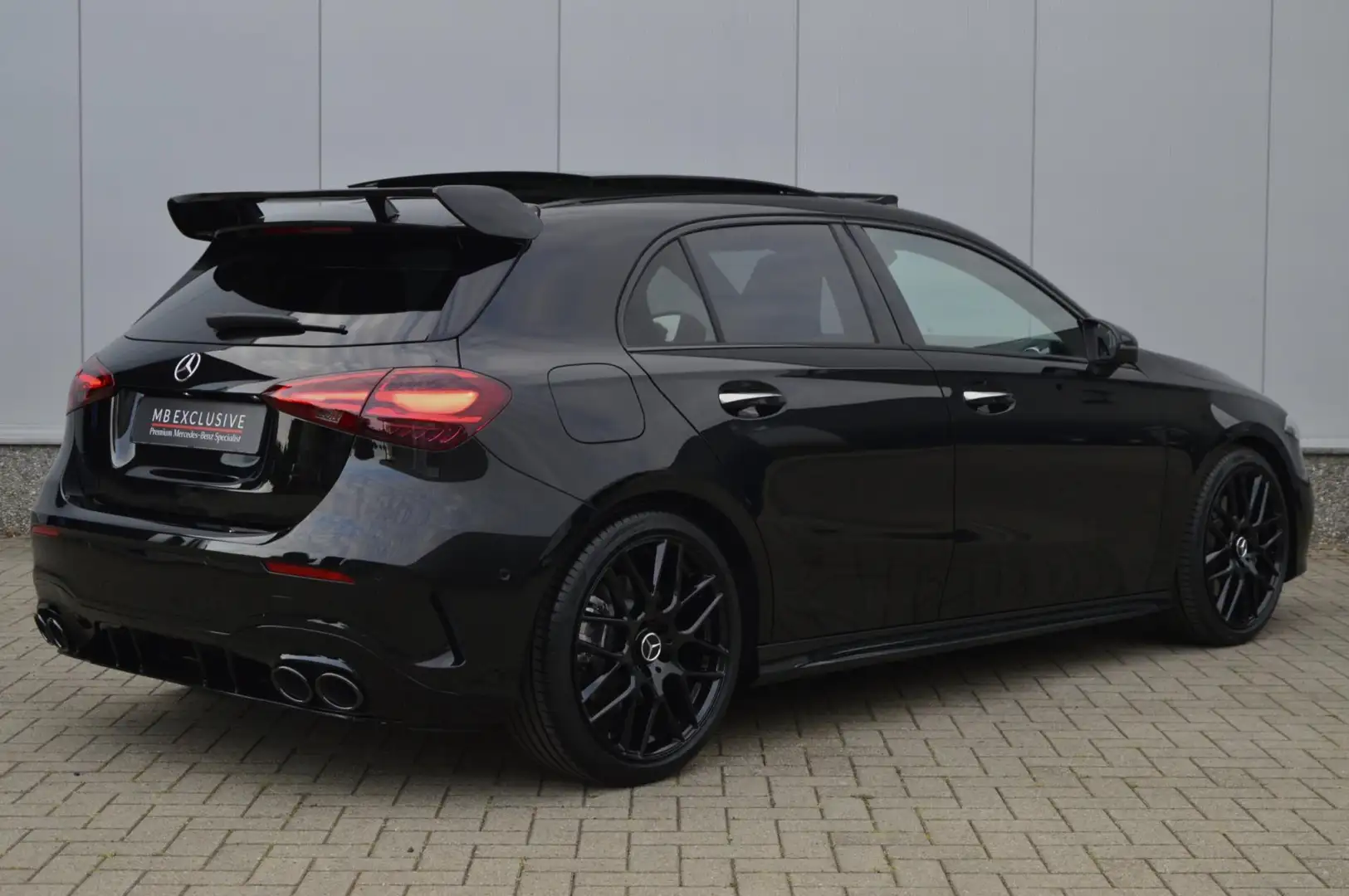 Mercedes-Benz A 250 250e AMG 45s Night Edition1 Facelift 2023 Noir - 2