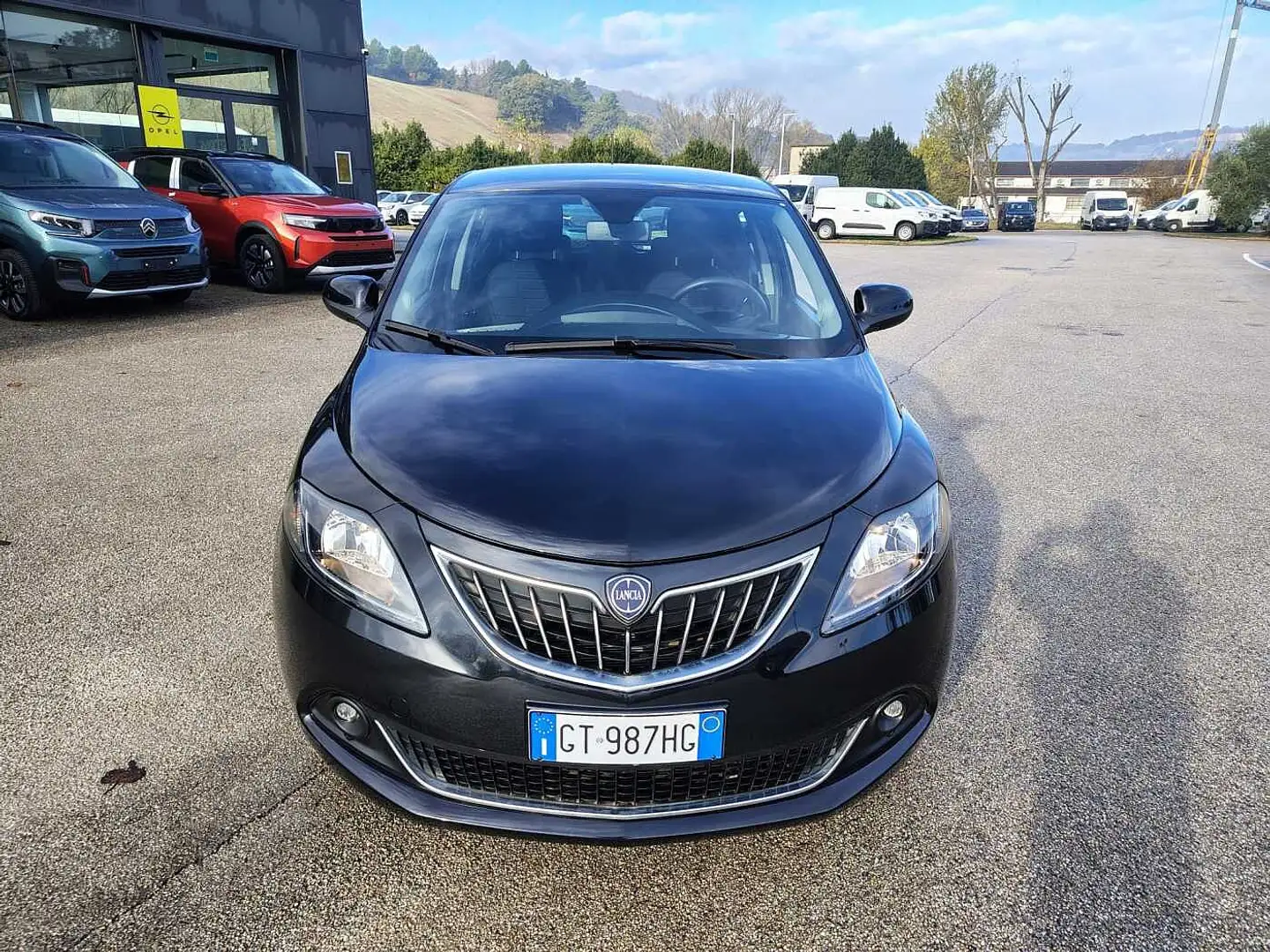 Lancia Ypsilon 3ª serie 1.0 FireFly 5 porte S&S Hybrid Alberta Fe Nero - 2