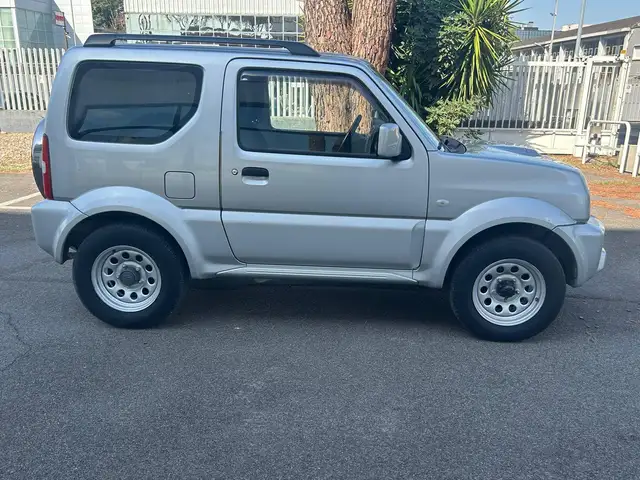 Suzuki Jimny view 3