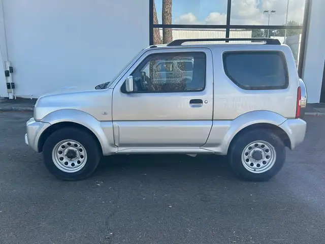 Suzuki Jimny view 2