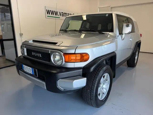 Toyota FJ Cruiser 2 WD
