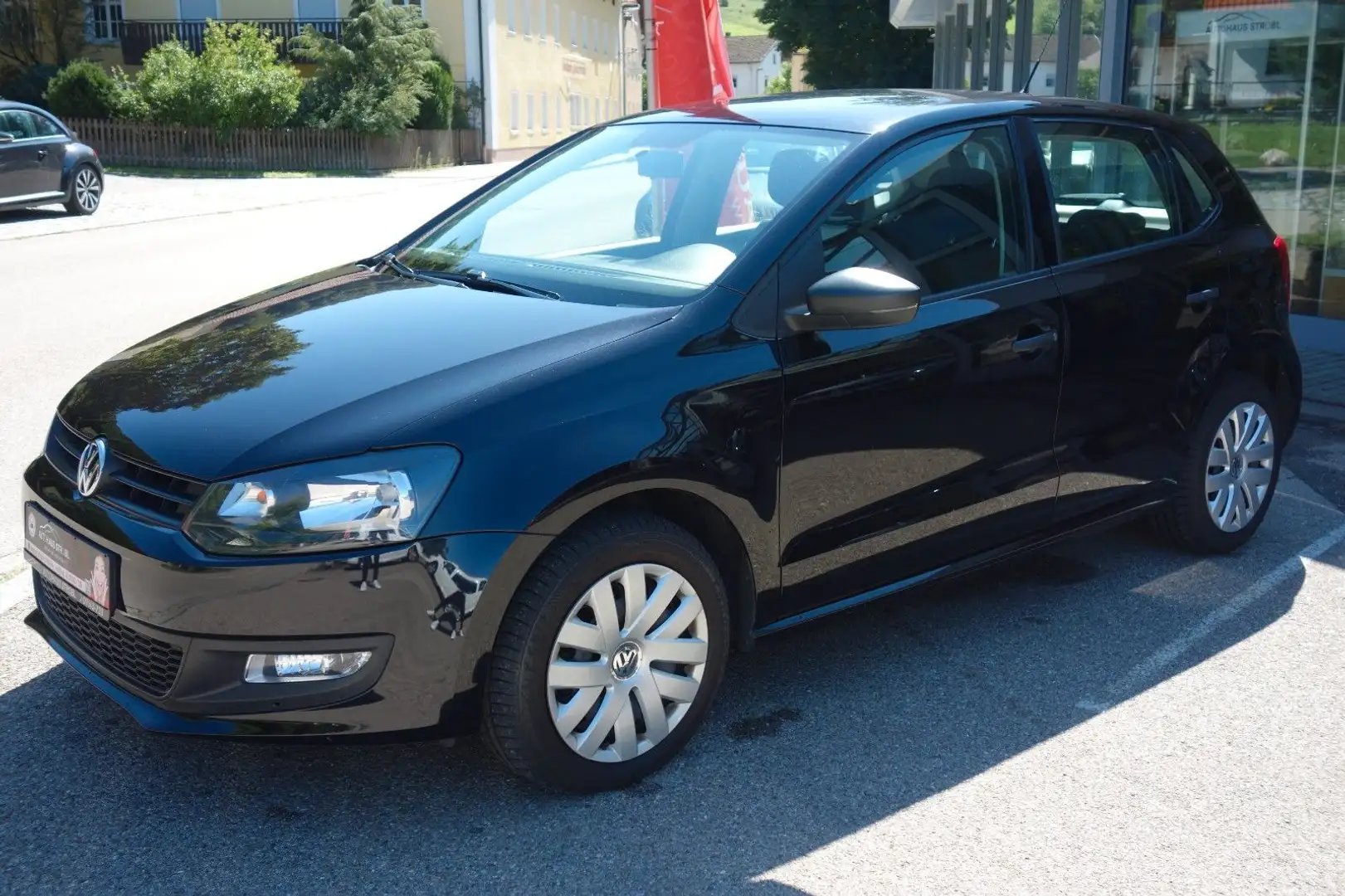 Volkswagen Polo Kleinwagen in Schwarz gebraucht in Pappenheim für € 8.850,-