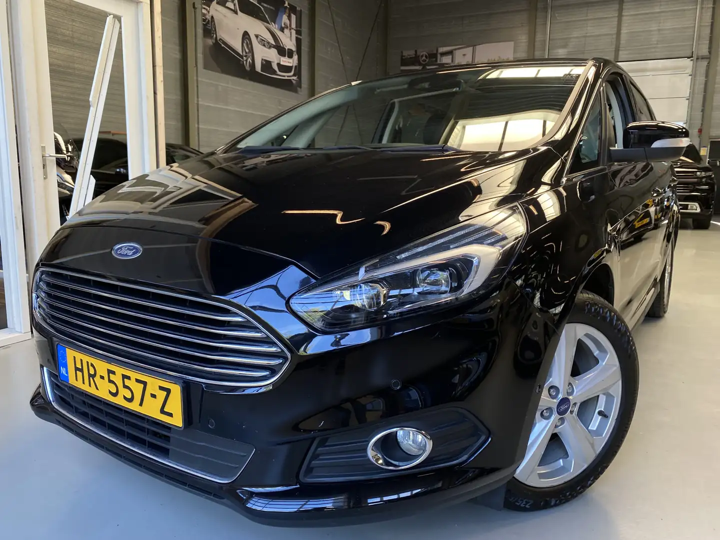 Ford S-Max 1.5 Titanium Navigatie, Panorama, Cruise Schwarz - 1