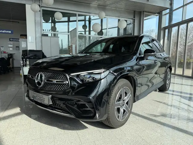 Mercedes-Benz GLC 200 4Matic AMG Premium+Pano+AHK+KeylessGO