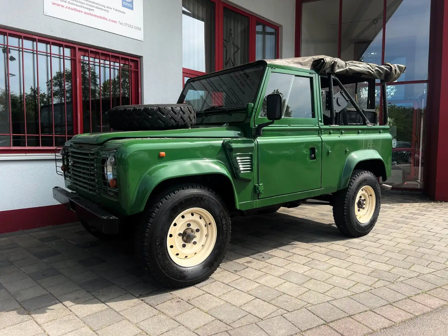 Land Rover Defender 90, 300 TDI*SOFT TOP SUMMER*HU/KD NEU Verde - 2
