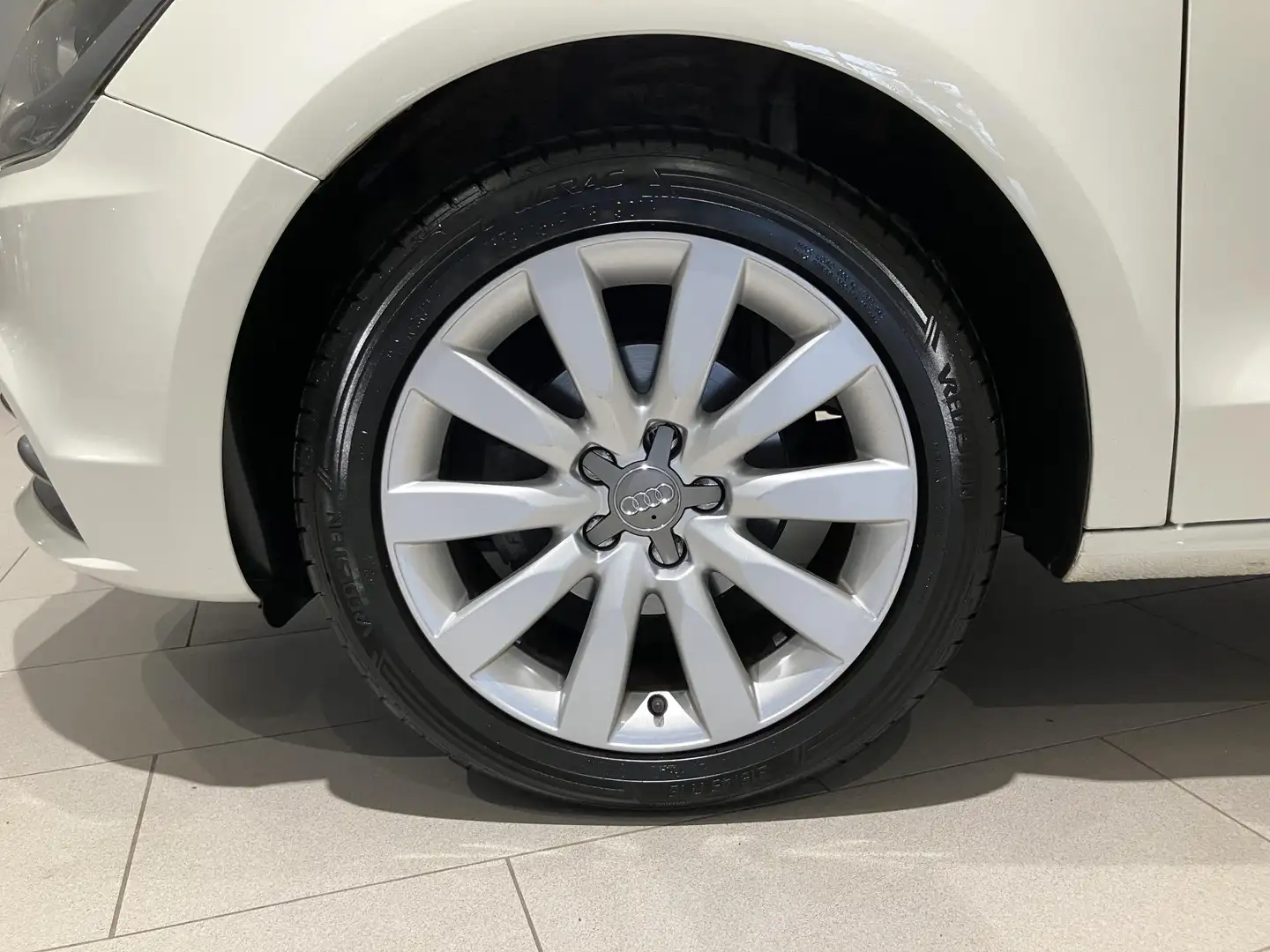 Audi A1 Sportback 1.2 TFSI Connect 86 PK | Navigatie | Blu Blanc - 2