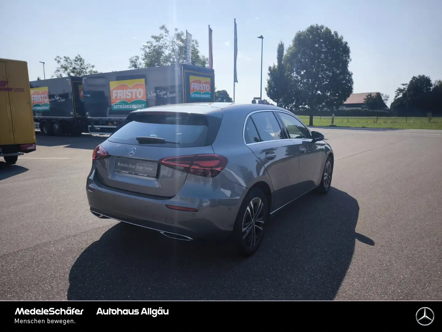 Mercedes-Benz A 180 A 180 d Progressive AHK Vorr.-Distronic LED Comand Grau - 2