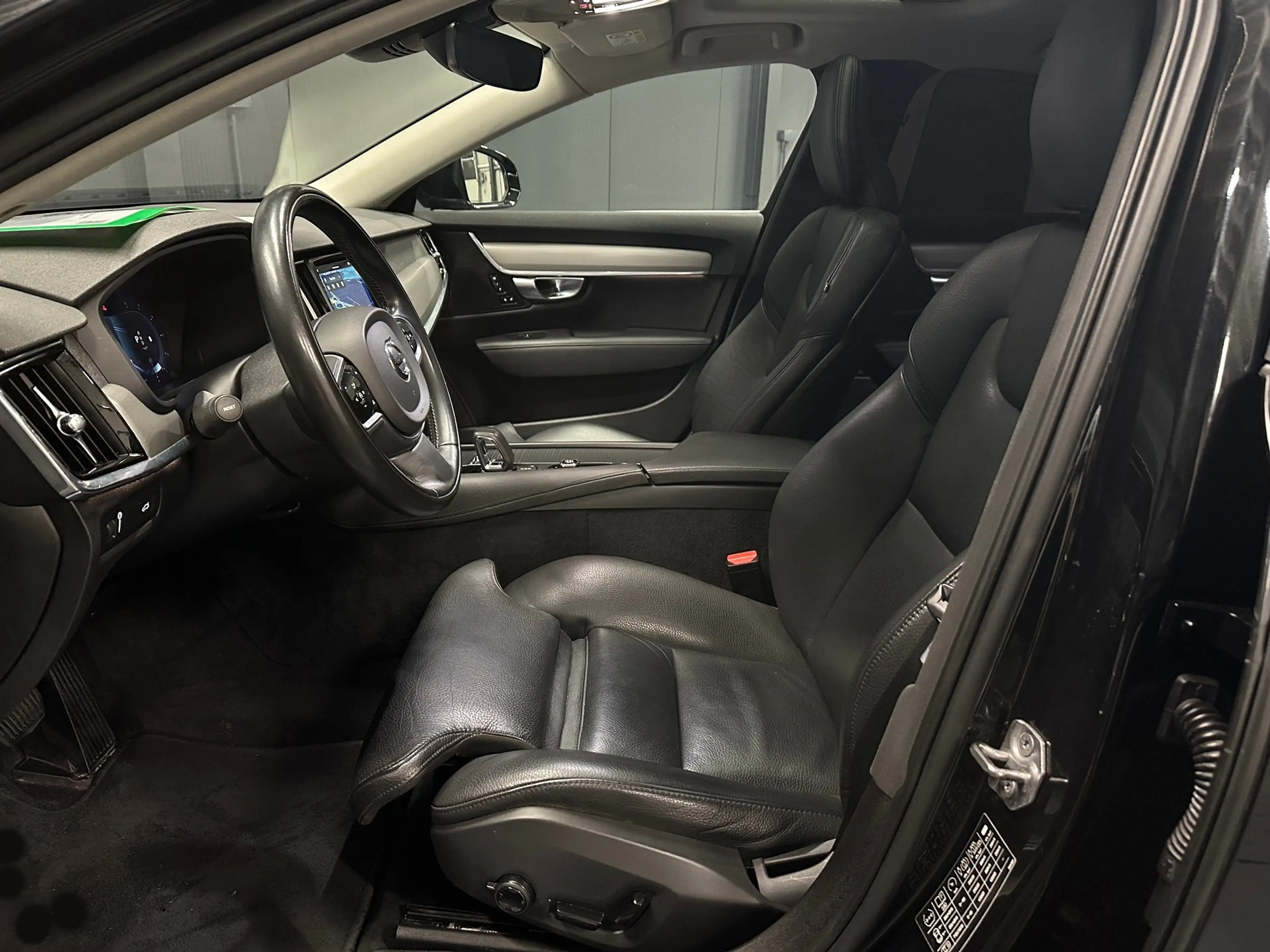 Volvo S90 Momentum Pro AWD *19Zoll*Xenium-Paket*360*Standhzg — photo 15