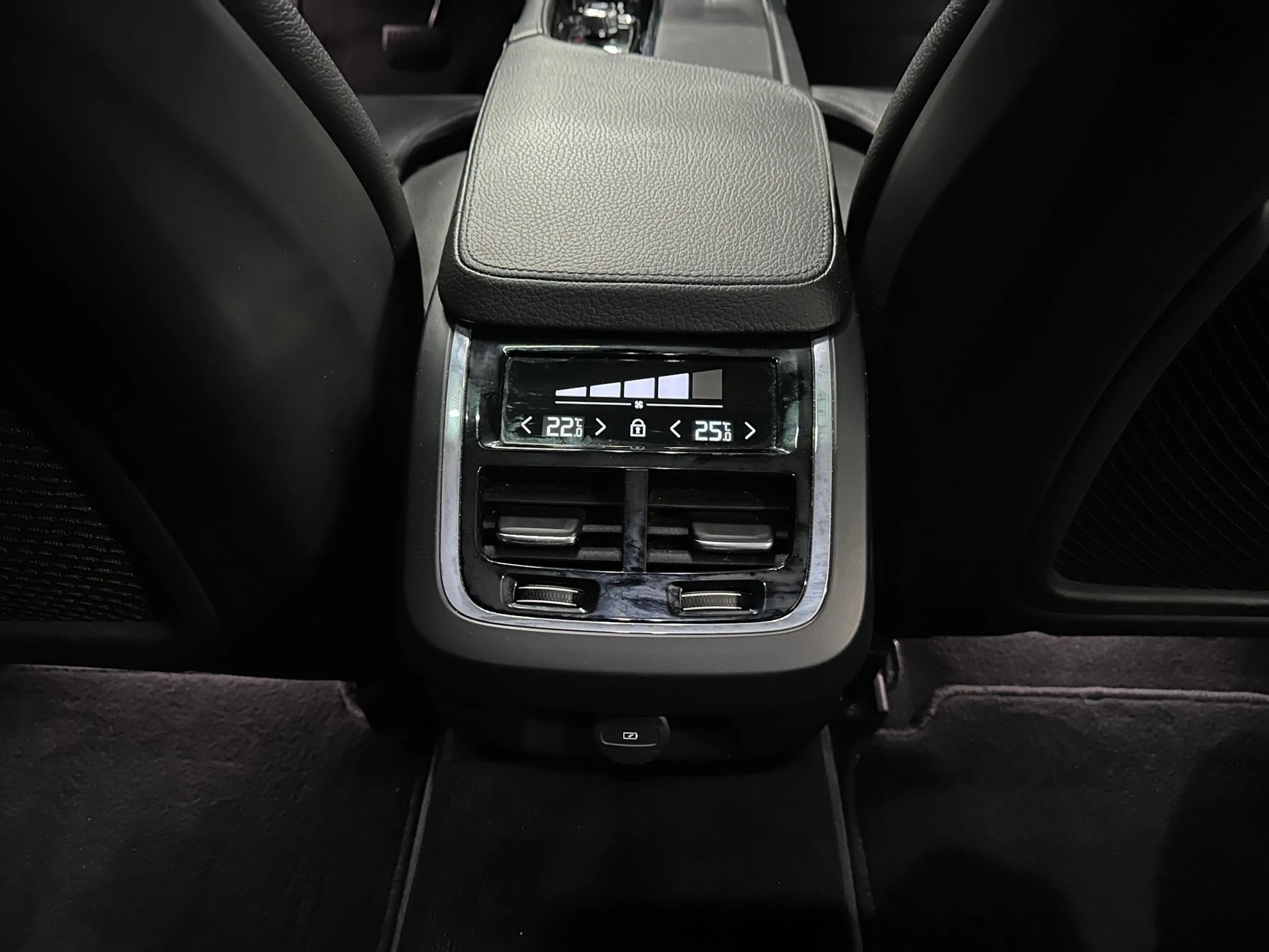 Volvo S90 Momentum Pro AWD *19Zoll*Xenium-Paket*360*Standhzg — photo 28