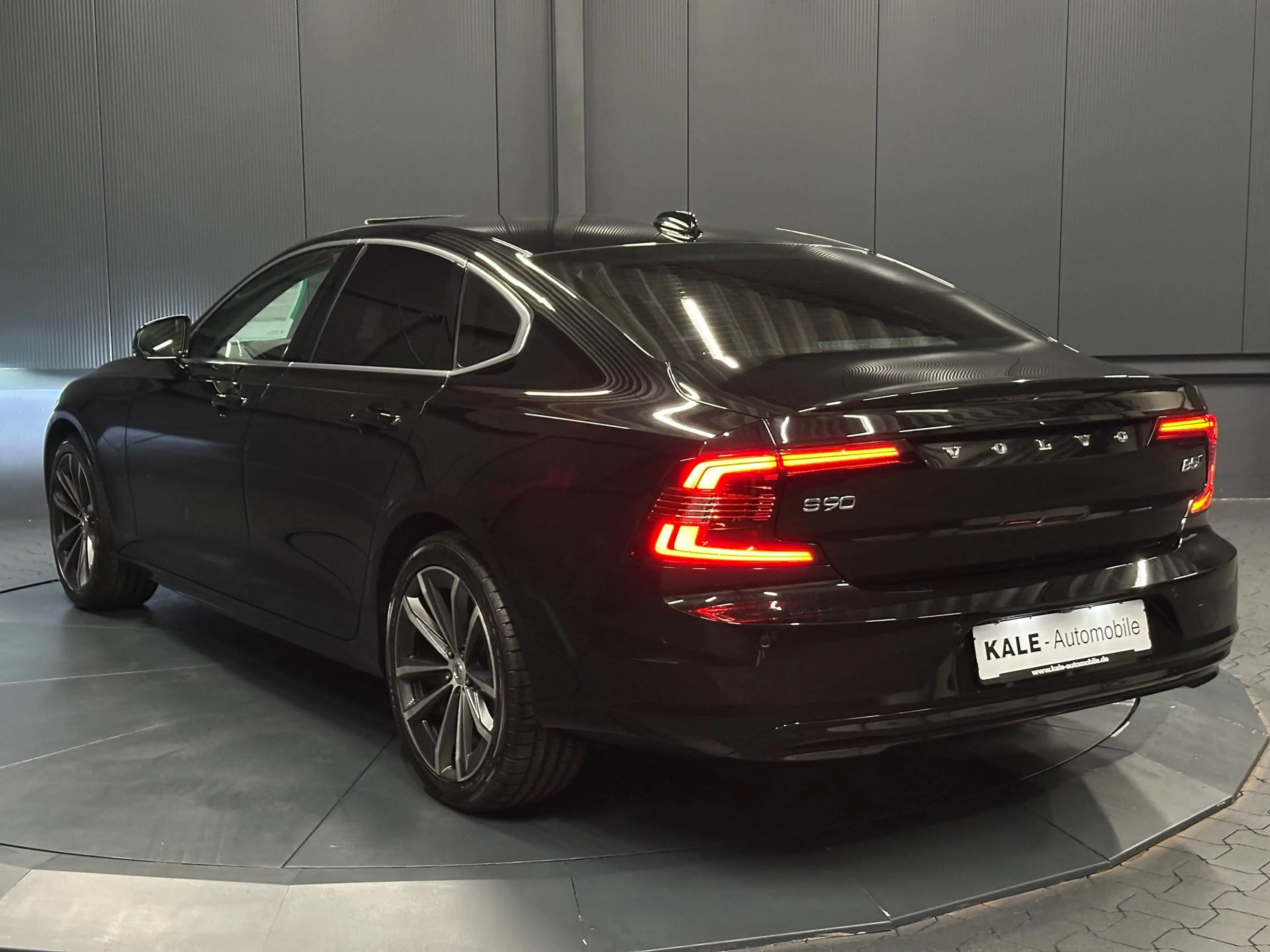 Volvo S90 Momentum Pro AWD *19Zoll*Xenium-Paket*360*Standhzg — photo 3