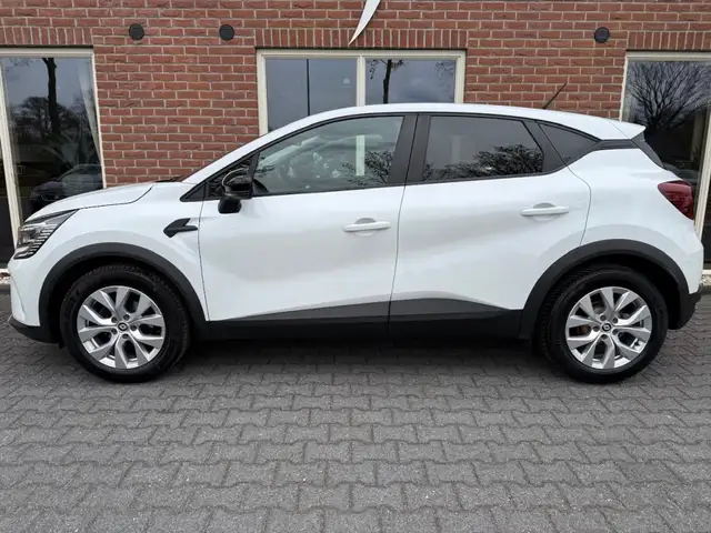 Renault Captur view 2