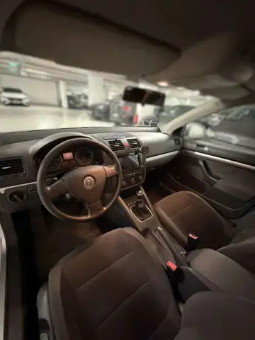 Volkswagen Golf view 3