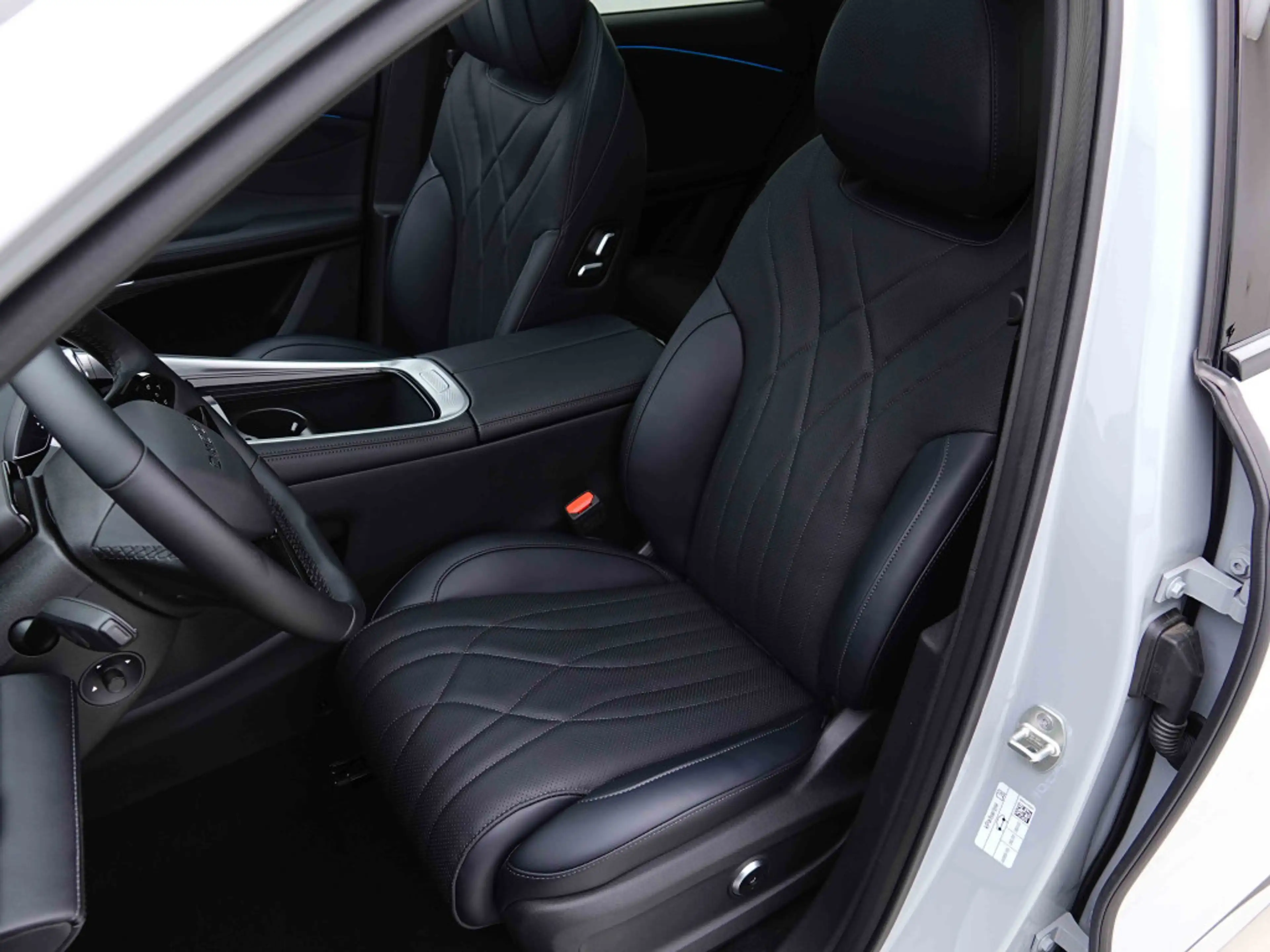 Omoda 9 PHEV 537 Premium | EV range 145 Km | Pano | Leather | Head Up | 360 Camera — photo 8