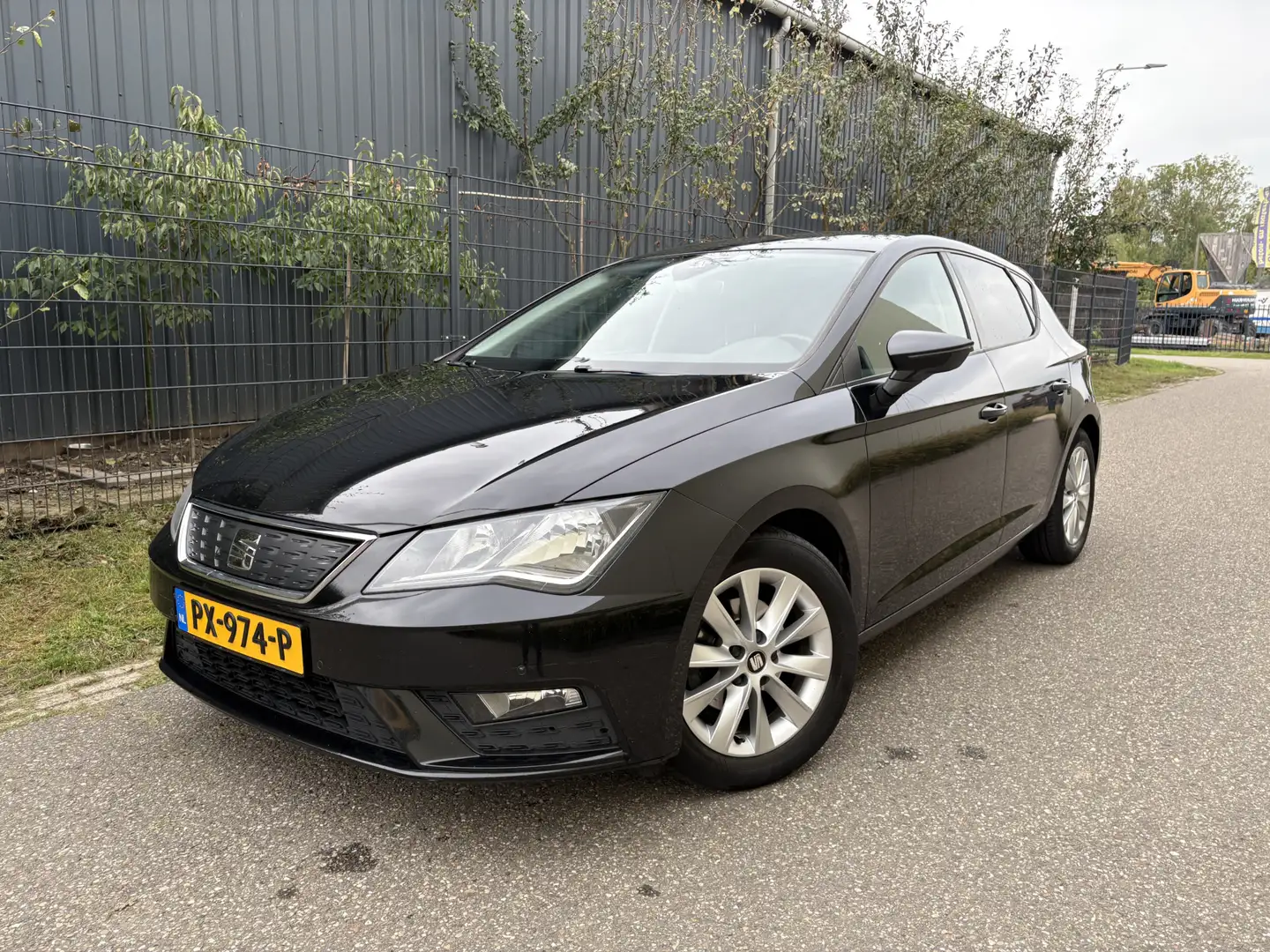 SEAT Leon 1.0 EcoTSI Style Business Intense / AUTOMAAT / NAV Schwarz - 1