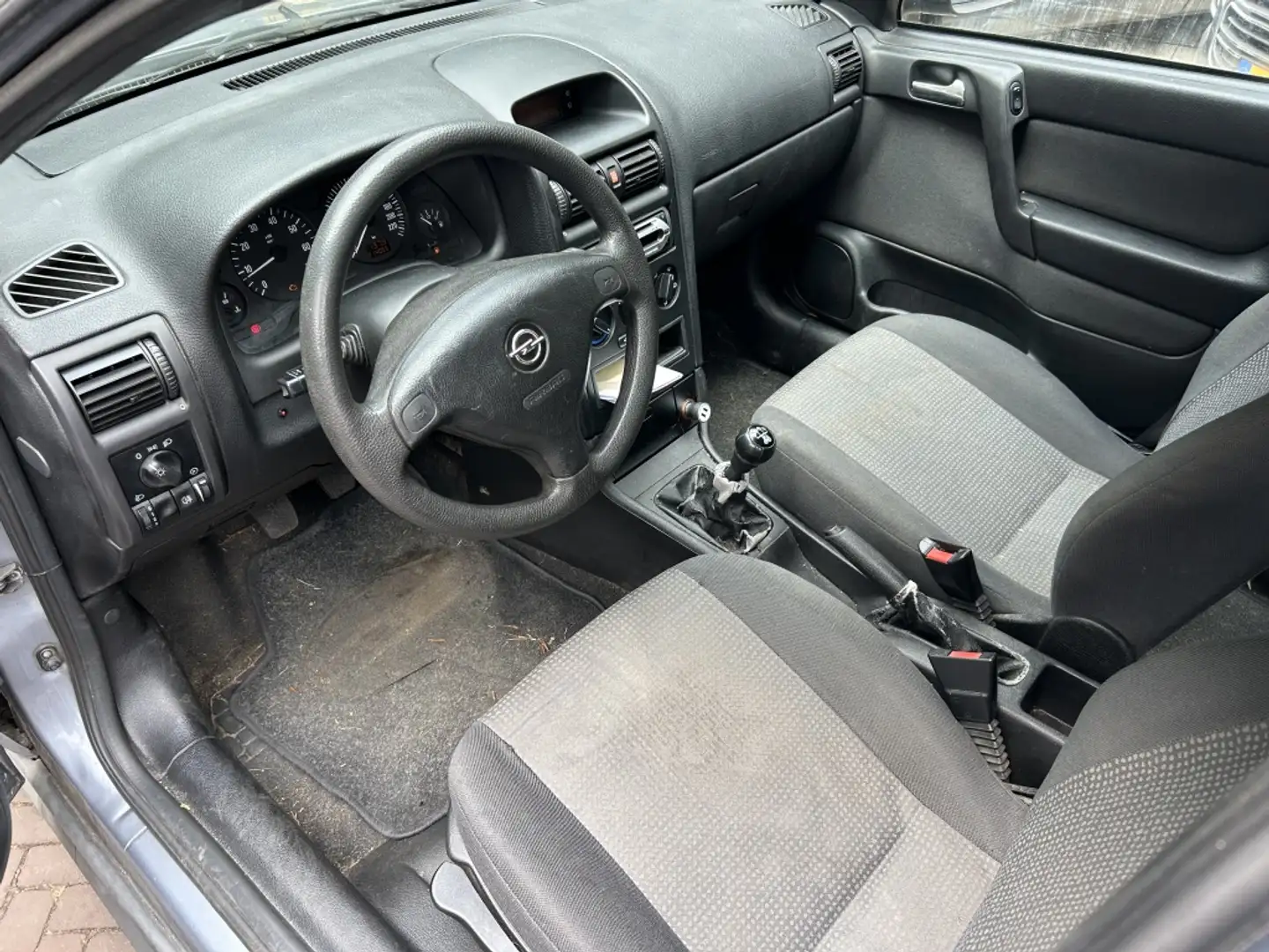 Opel Astra Wagon 1.4 Essentia Export / Handel Grau - 2