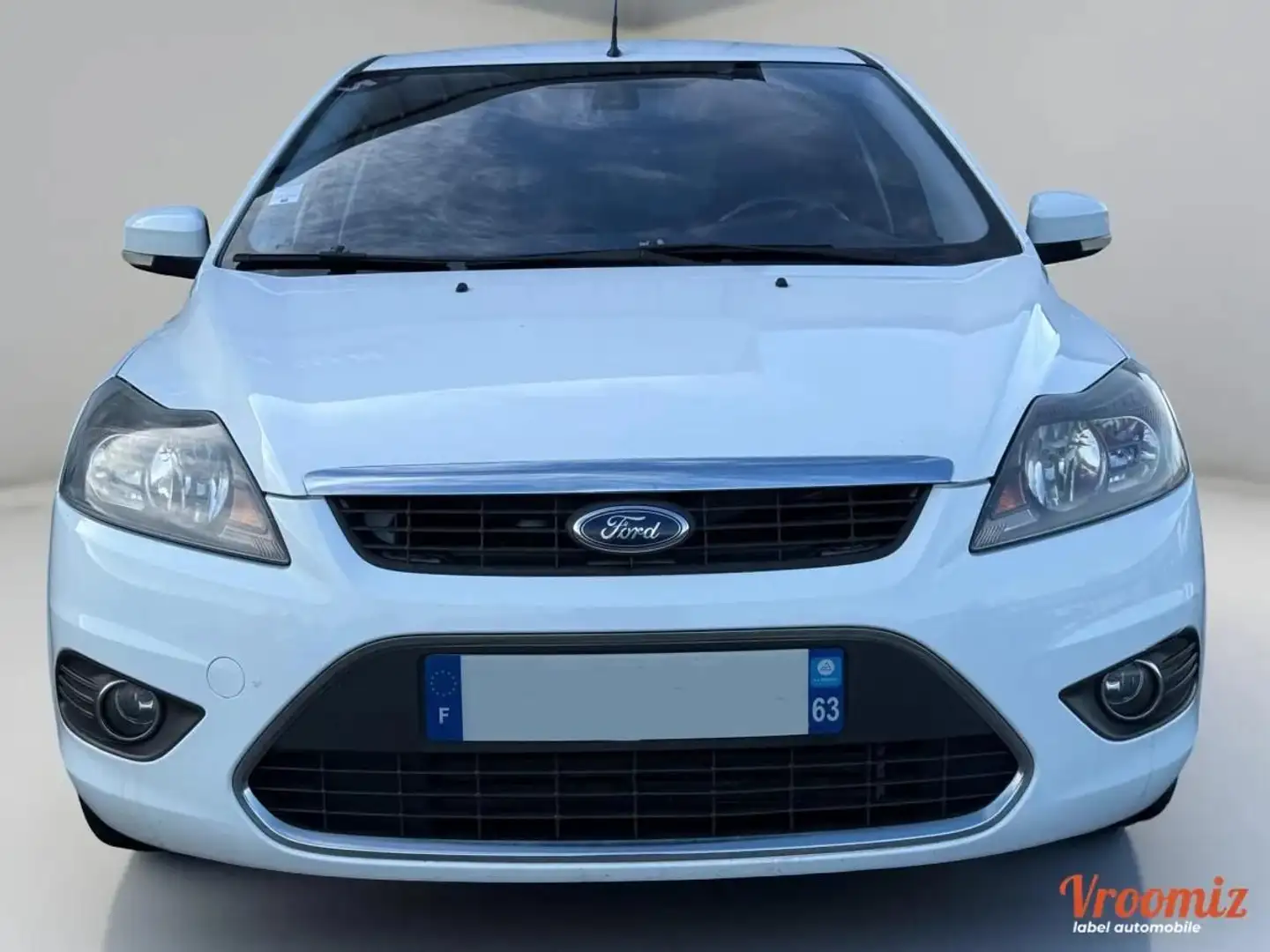 Ford Focus II 1.6 TDCI 110ch (6 cv) 16V Turbo - BVM5 - 5 Portes - Blanc - Ghia - 2008 Blanc - 2