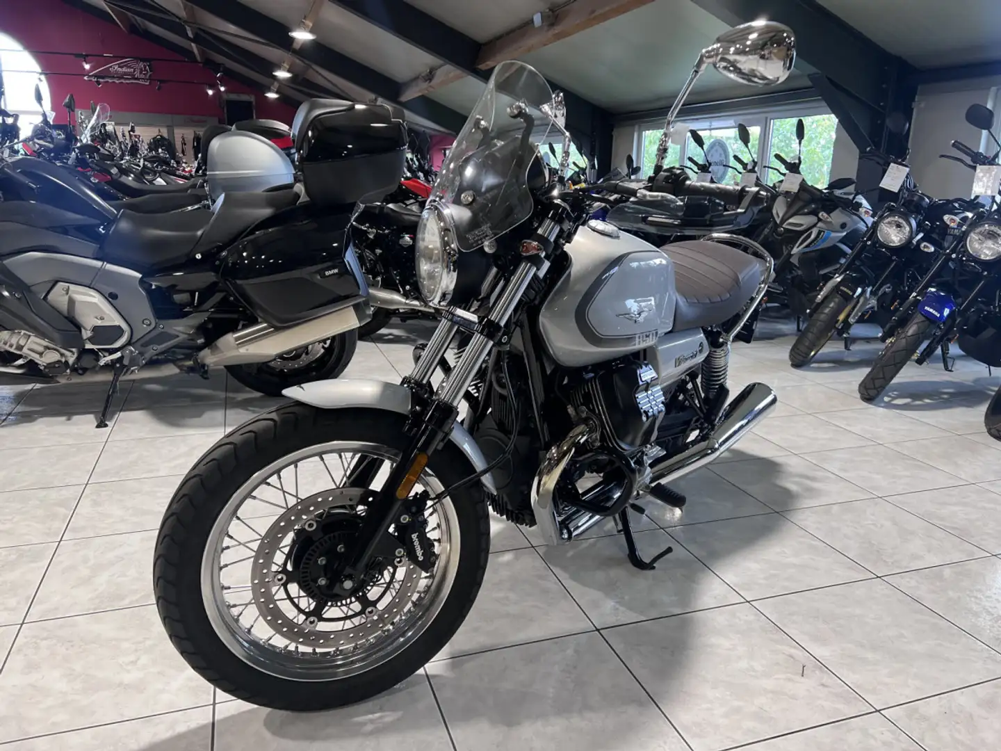 Moto Guzzi V 7 STONE IV 850 ABS SPECIAL Grijs - 2