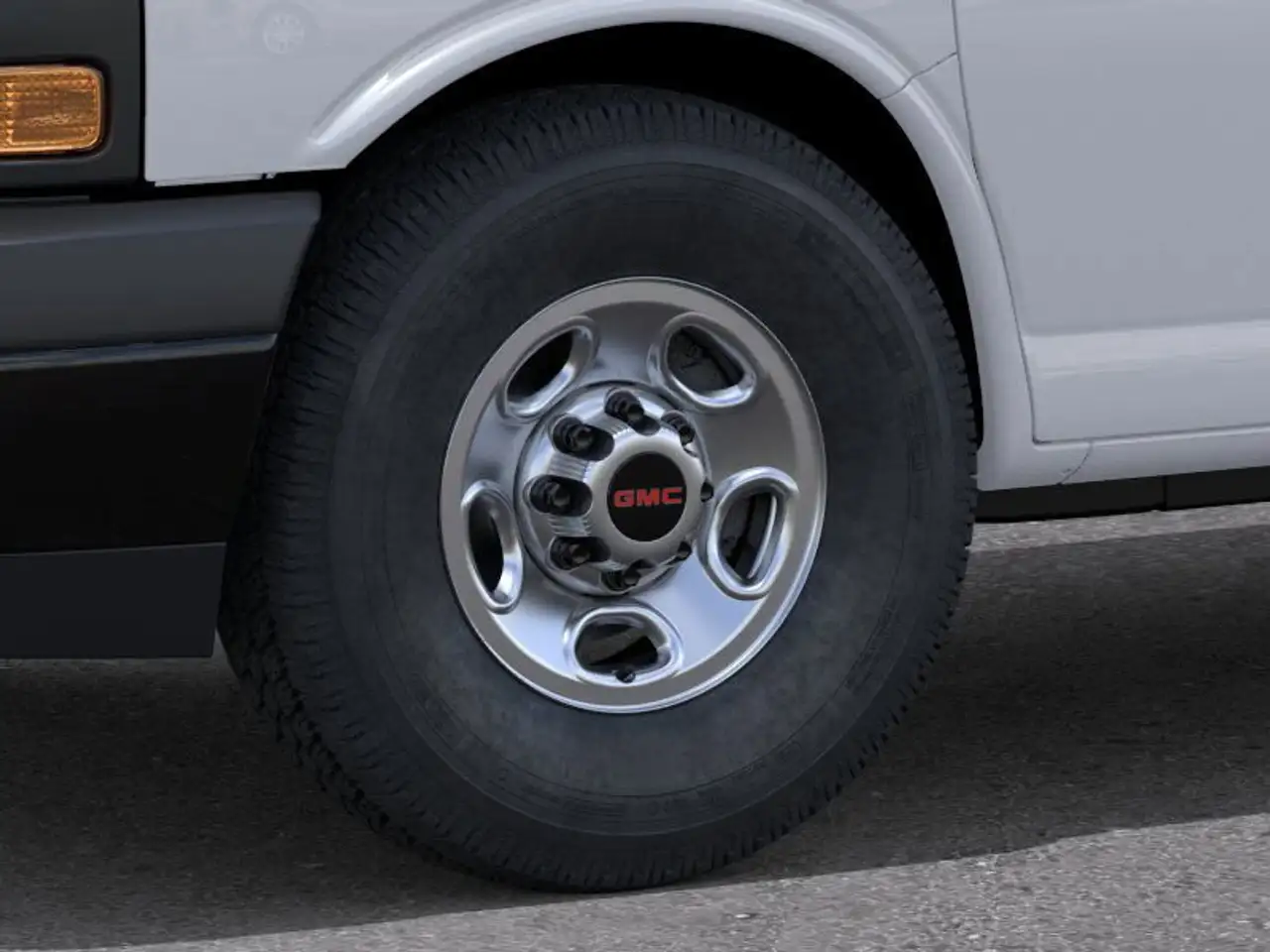 GMC Savana снимка GMC Savana