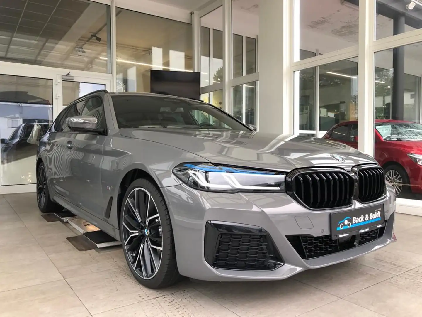 BMW 540 d Touring PANO+AHK+STANDHZG+21ZOLL+LASER - 1