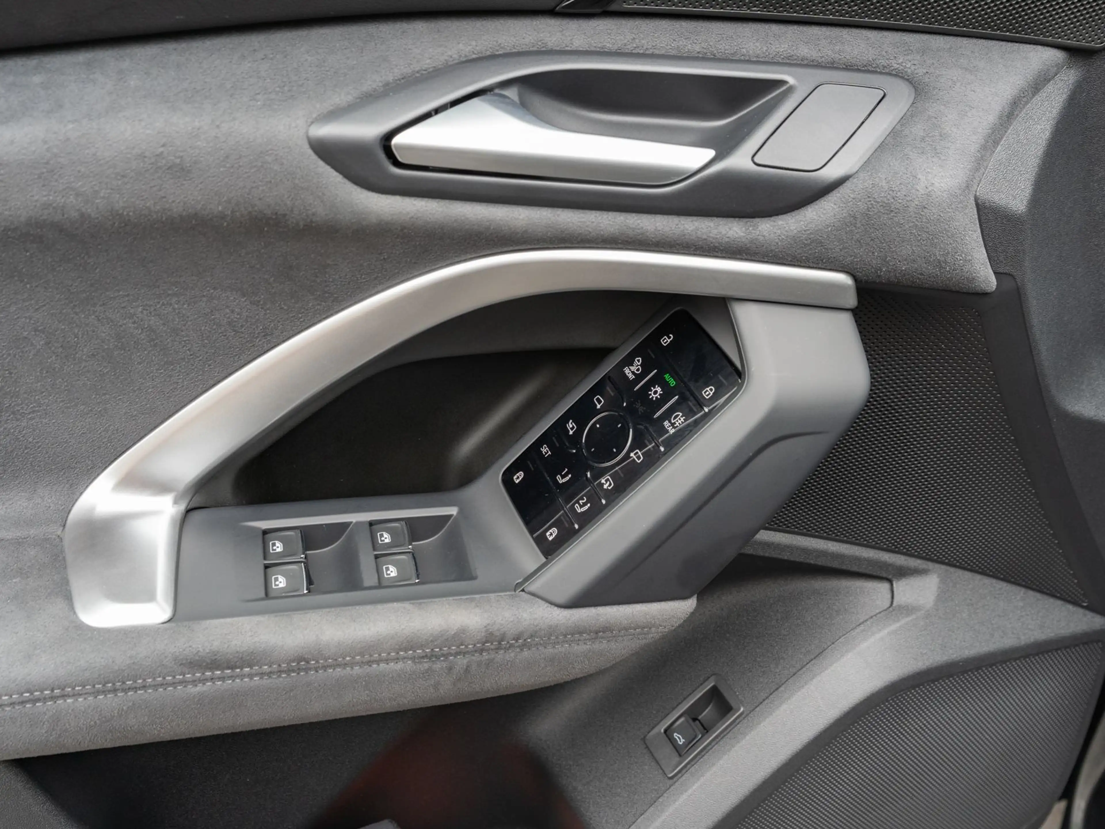 Audi SQ5 SUV TFSI S tronic HUD ACC B&O PANO MATRIX — photo 11
